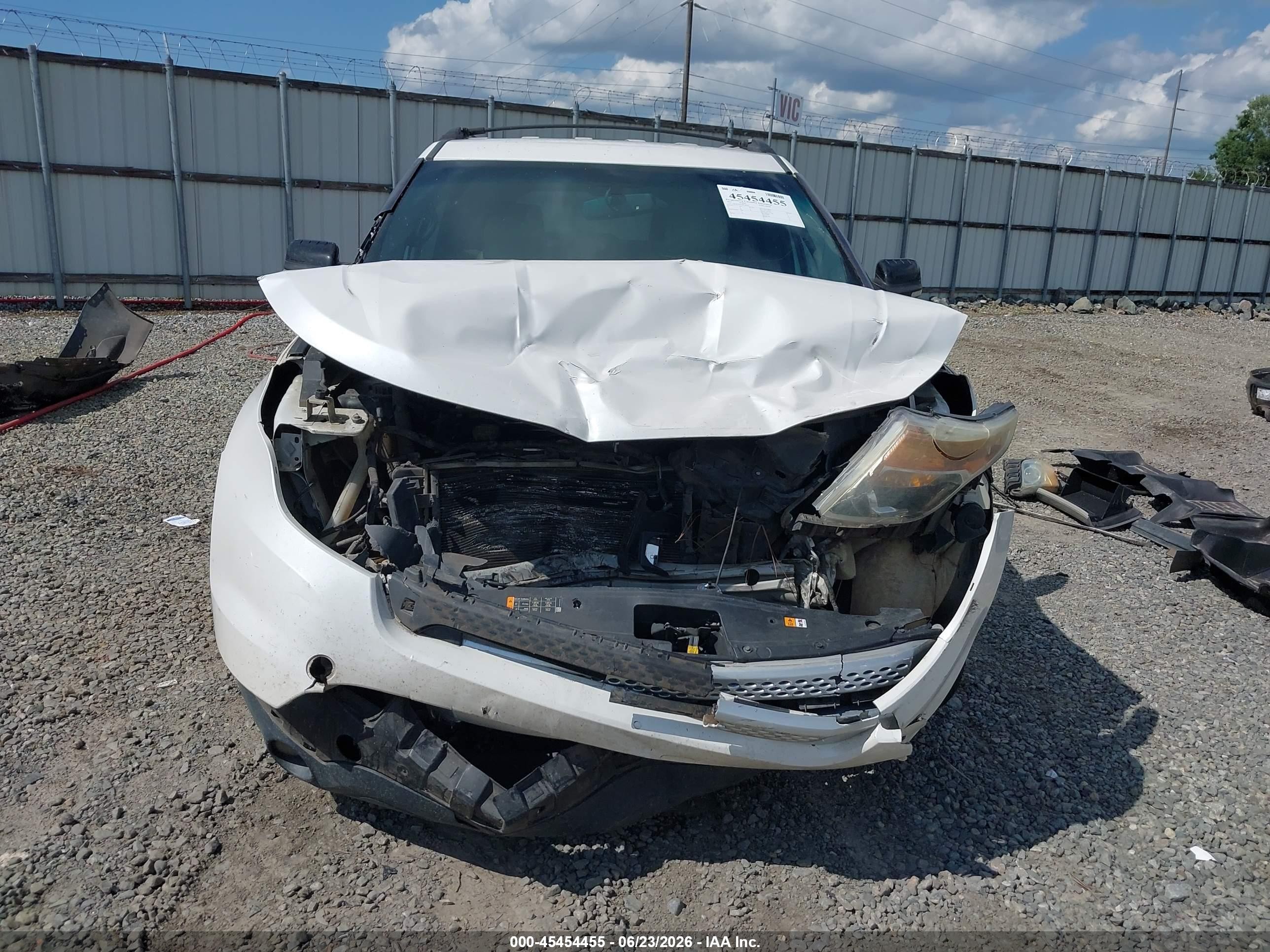2013 Ford Explorer Xlt White vin: 1FM5K7D87DGC28207