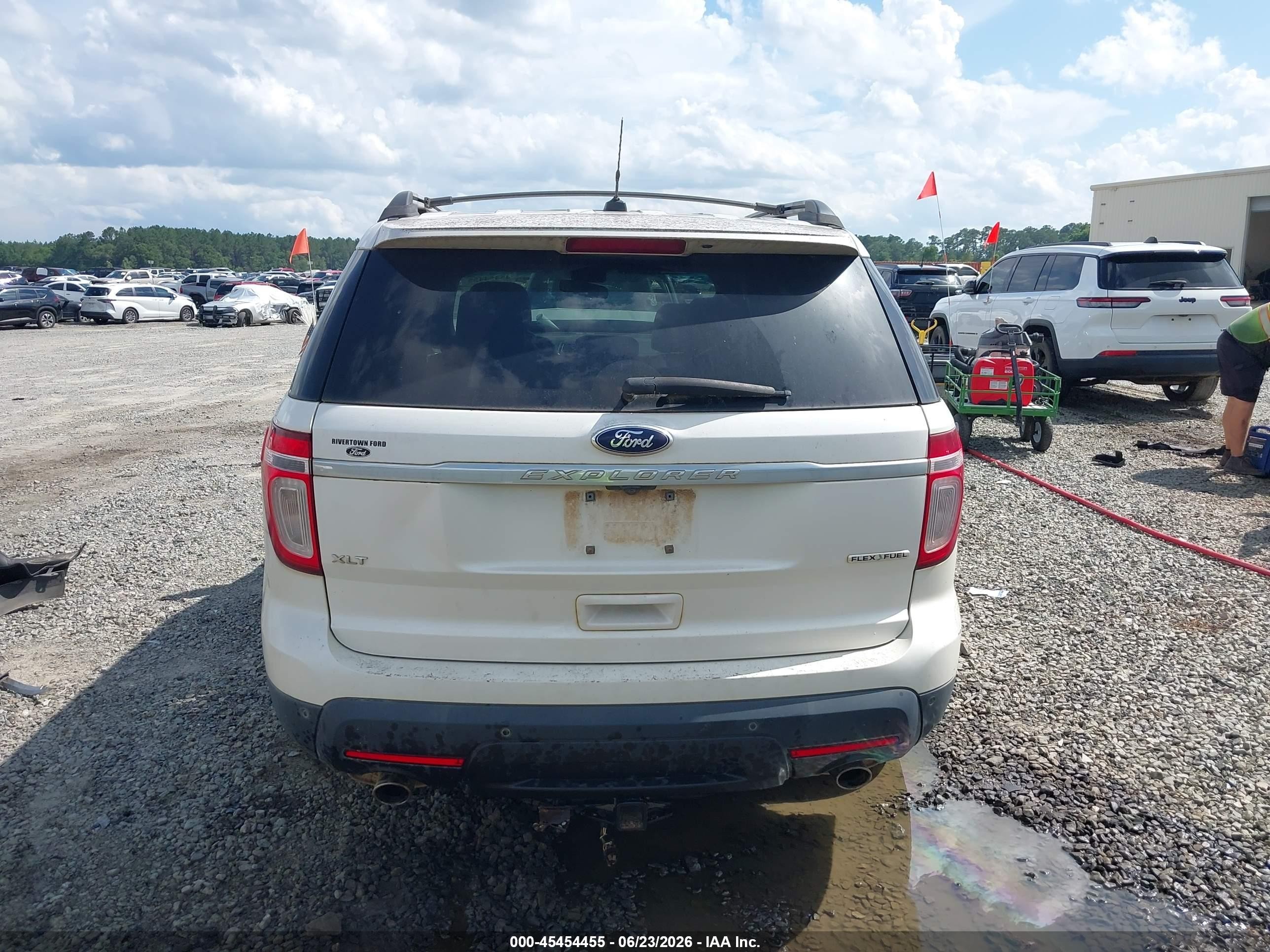 2013 Ford Explorer Xlt White vin: 1FM5K7D87DGC28207