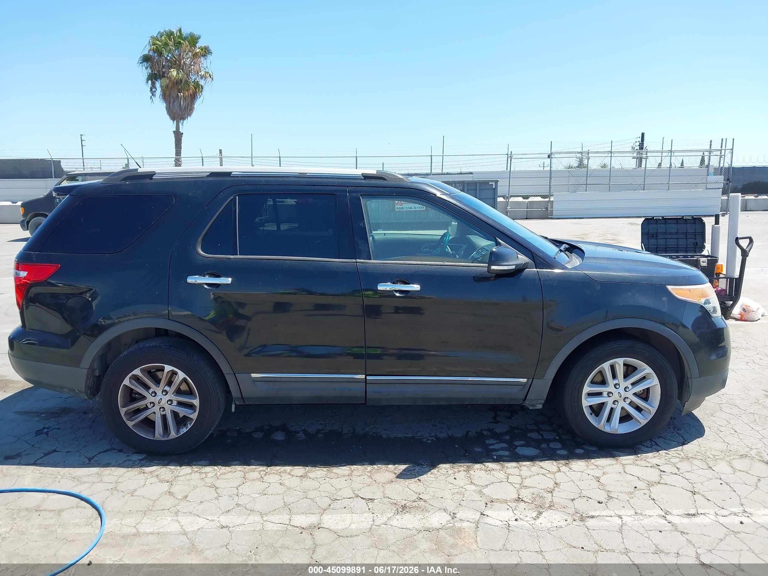 2014 Ford Explorer Xlt Black vin: 1FM5K7D87EGB90365