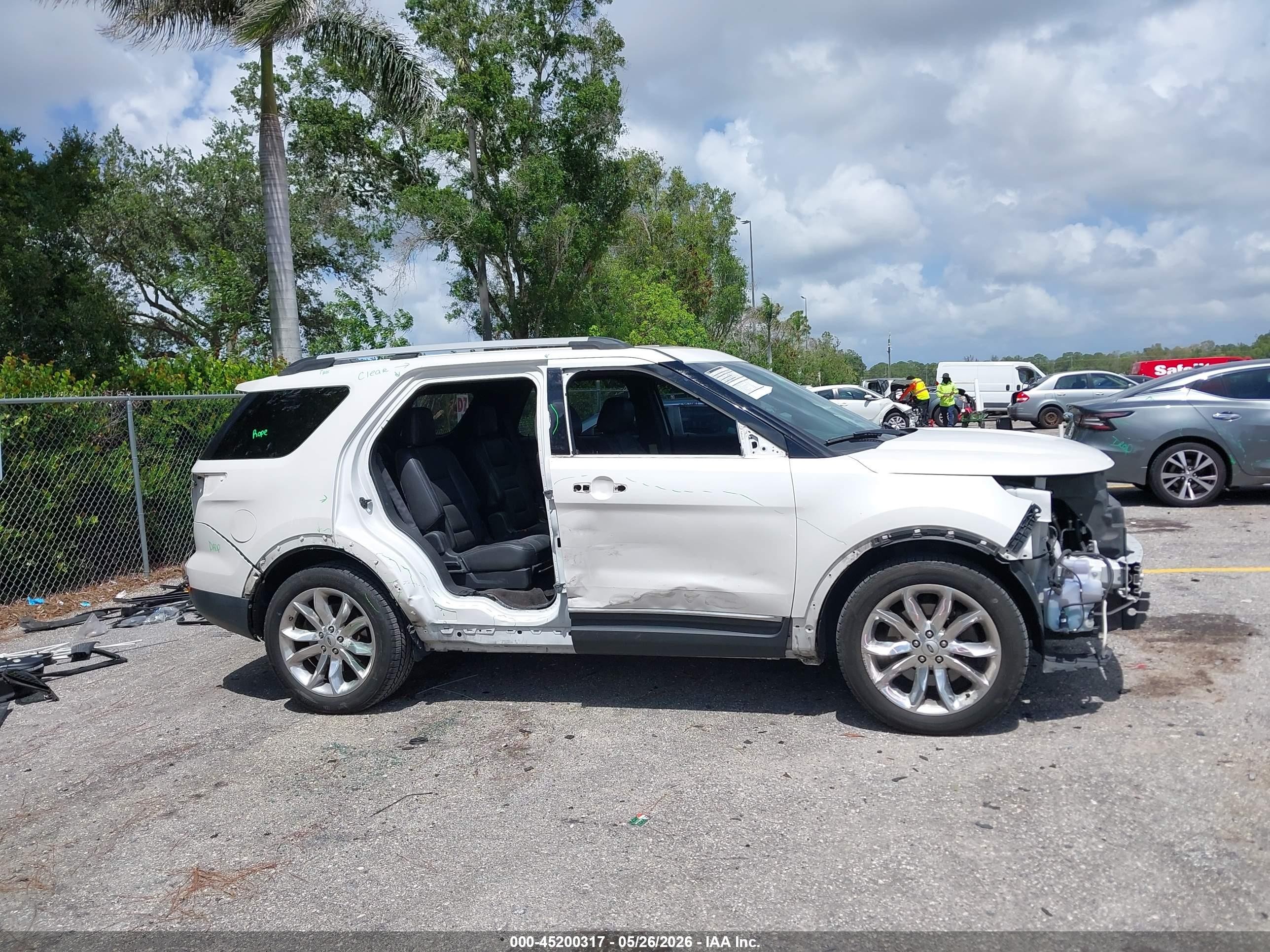 2015 Ford Explorer Xlt White vin: 1FM5K7D87FGA38765