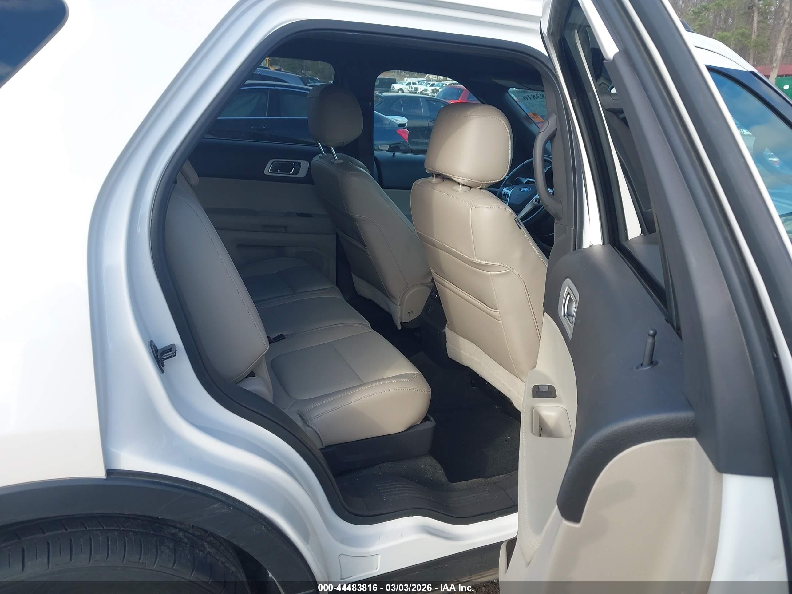 2015 Ford Explorer Xlt White vin: 1FM5K7D87FGA95158