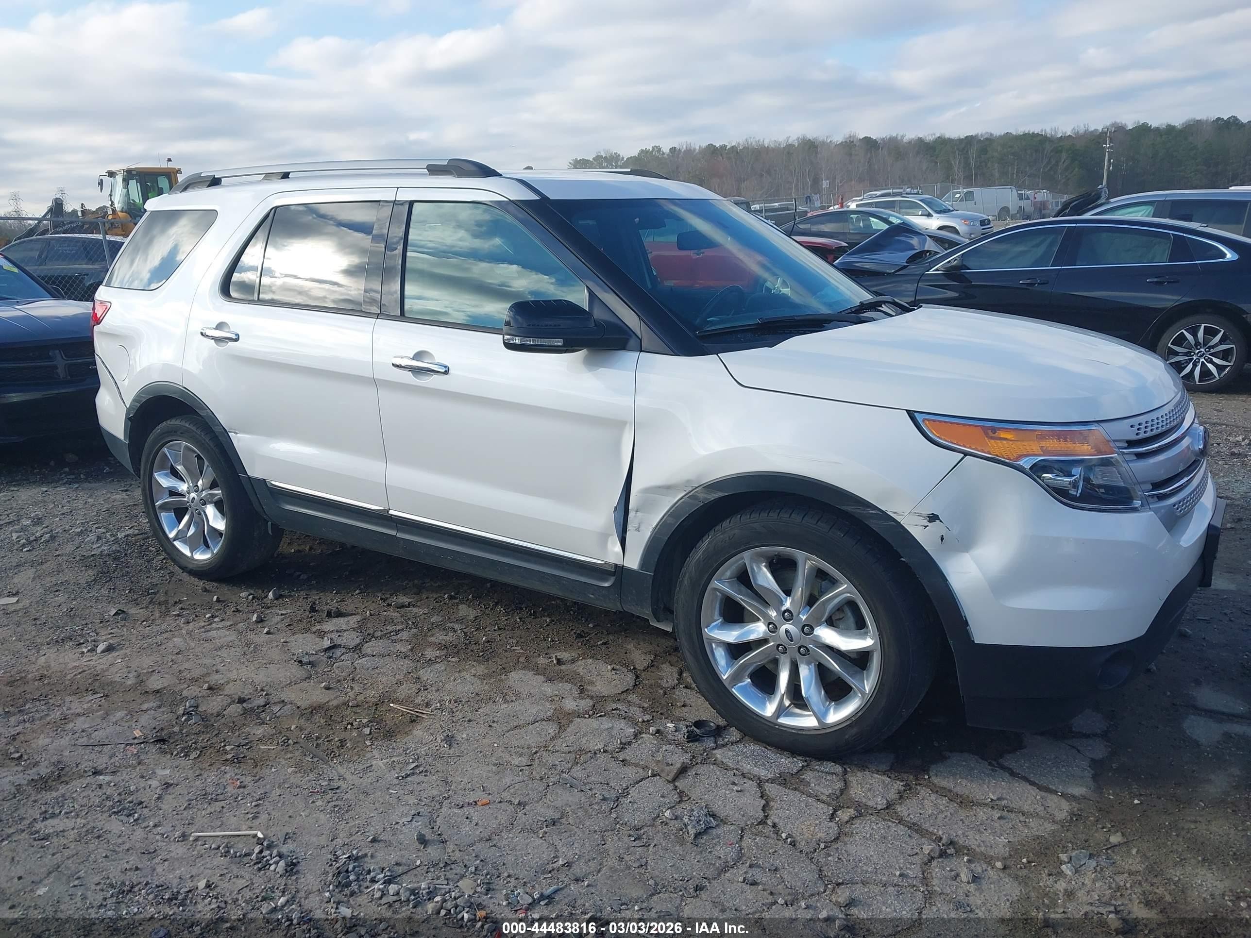 2015 Ford Explorer Xlt White vin: 1FM5K7D87FGA95158