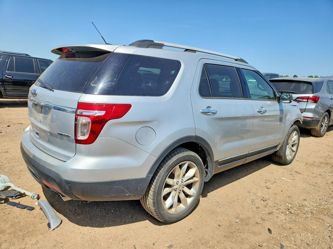 2015 Ford Explorer Xlt Серебряный vin: 1FM5K7D87FGB65516