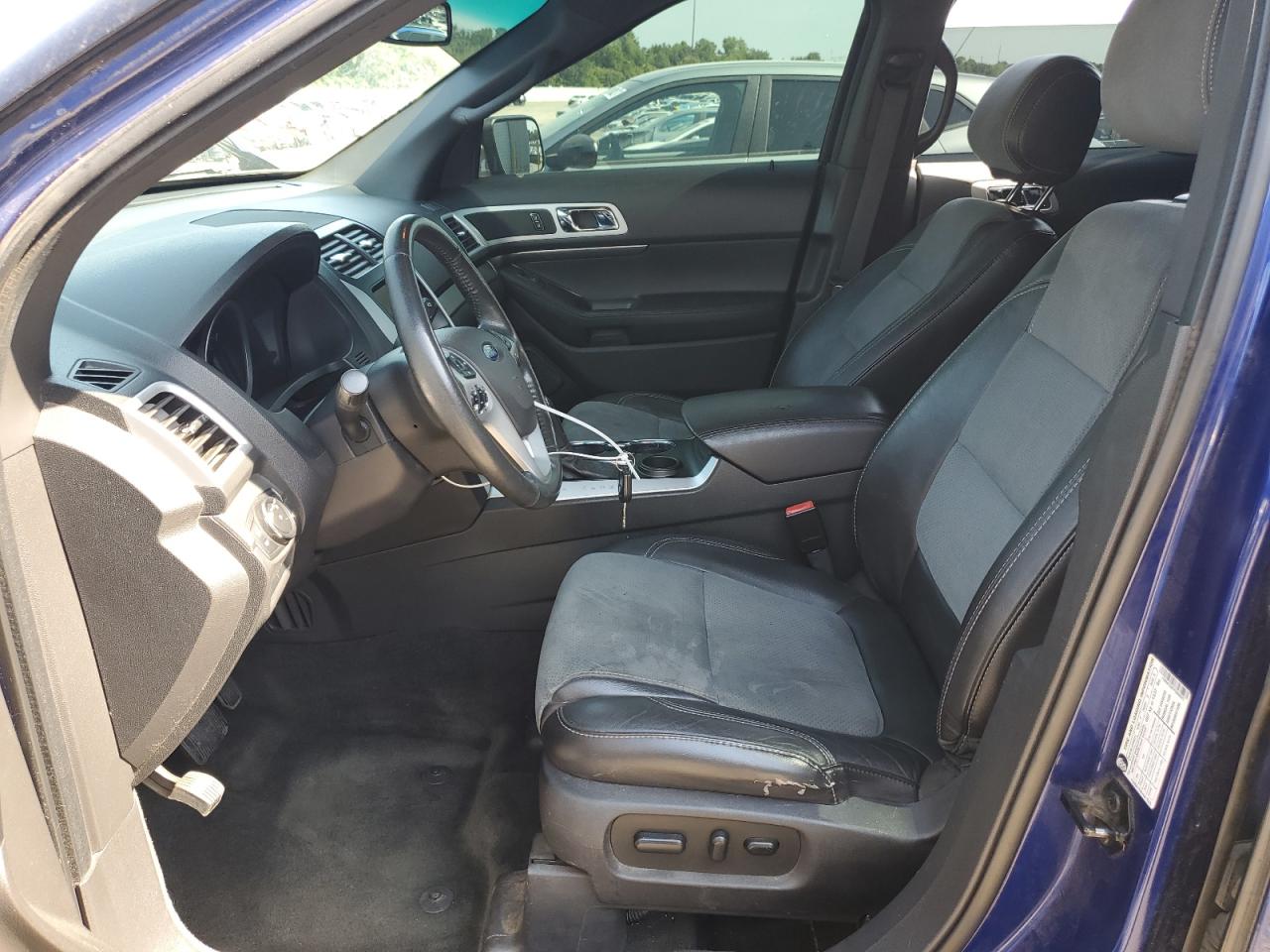 2015 Ford Explorer Xlt Blue vin: 1FM5K7D87FGB66827 Damage: Left Front Seat, Stained, Permanent