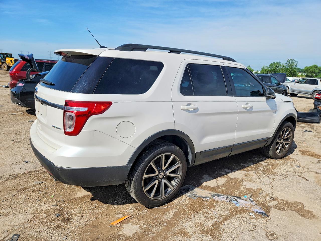 2015 Ford Explorer Xlt Белый vin: 1FM5K7D87FGB96085
