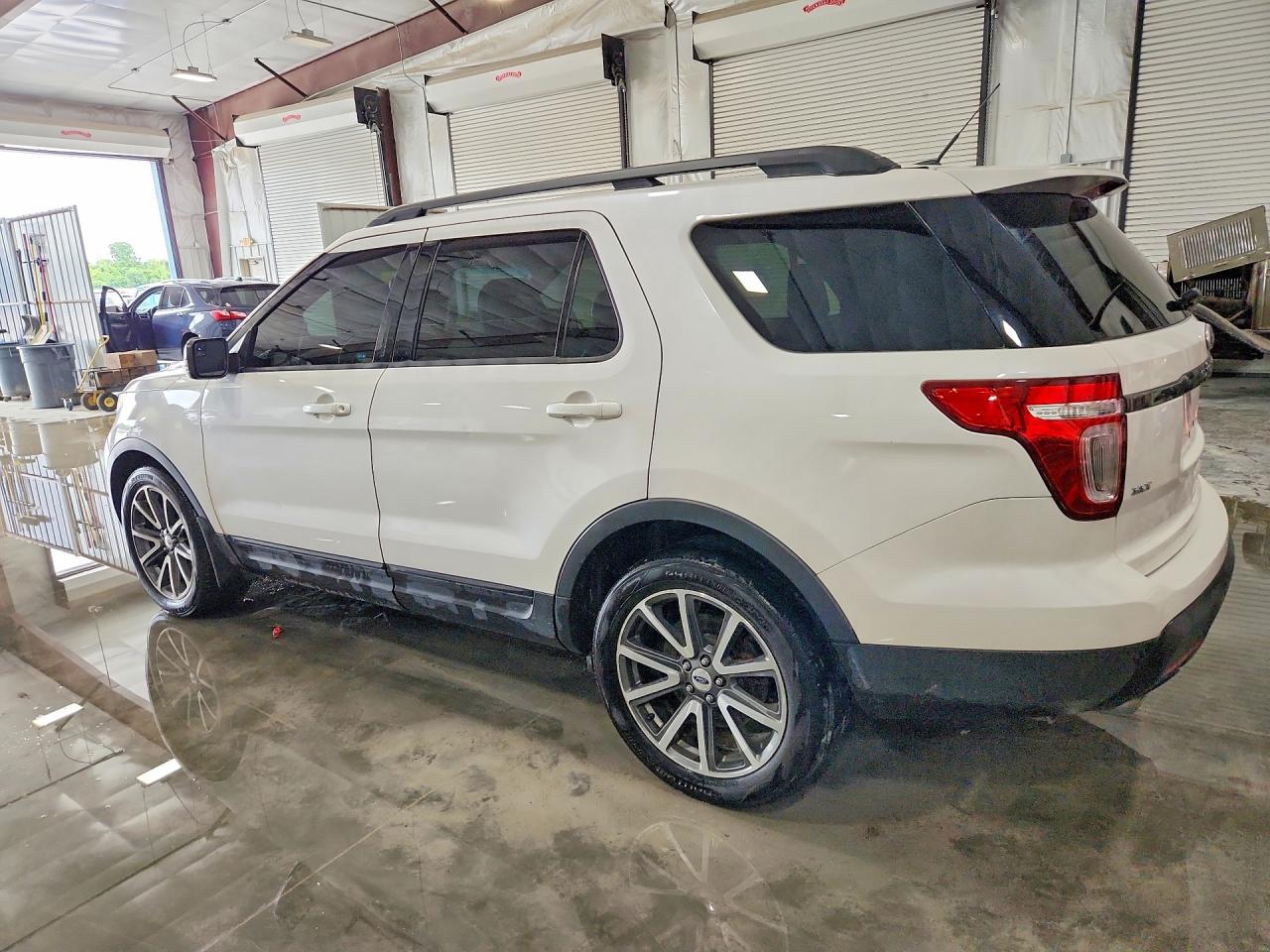 2015 Ford Explorer Xlt White vin: 1FM5K7D87FGC13001
