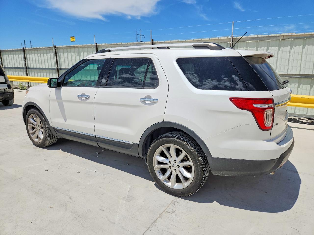 2015 Ford Explorer Xlt White vin: 1FM5K7D87FGC37296