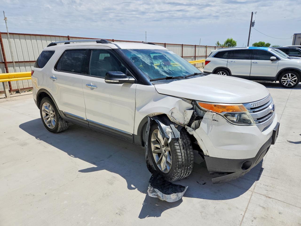 2015 Ford Explorer Xlt White vin: 1FM5K7D87FGC37296