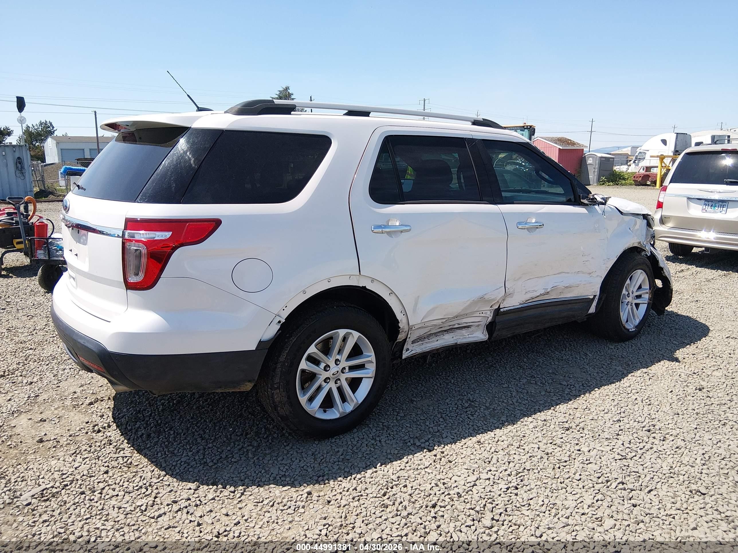2015 Ford Explorer Xlt White vin: 1FM5K7D87FGC39775