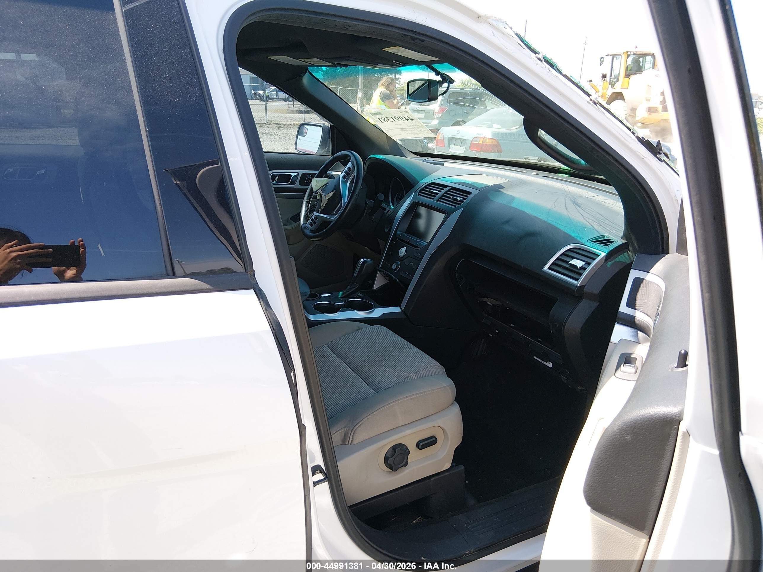 2015 Ford Explorer Xlt White vin: 1FM5K7D87FGC39775
