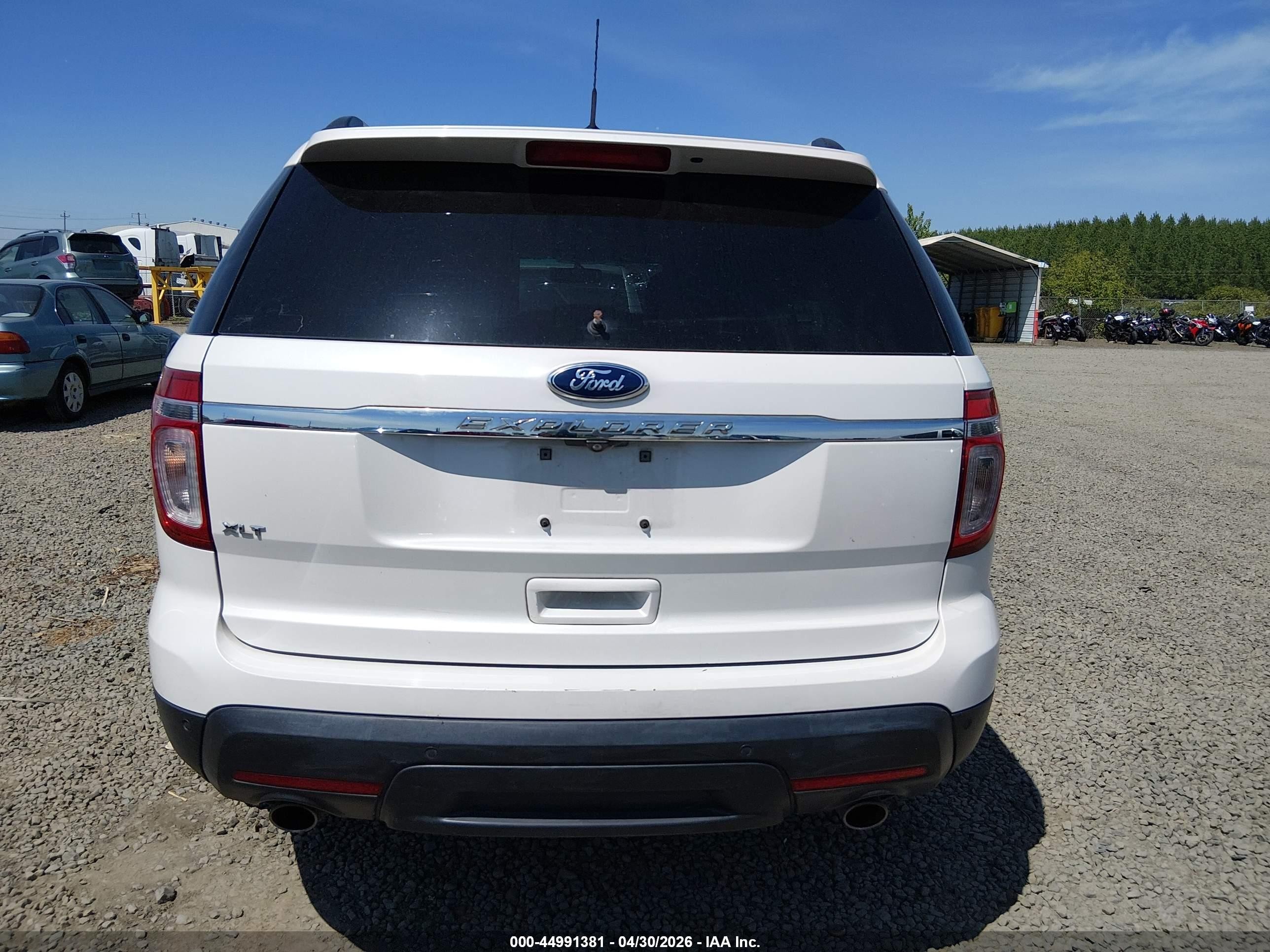 2015 Ford Explorer Xlt White vin: 1FM5K7D87FGC39775