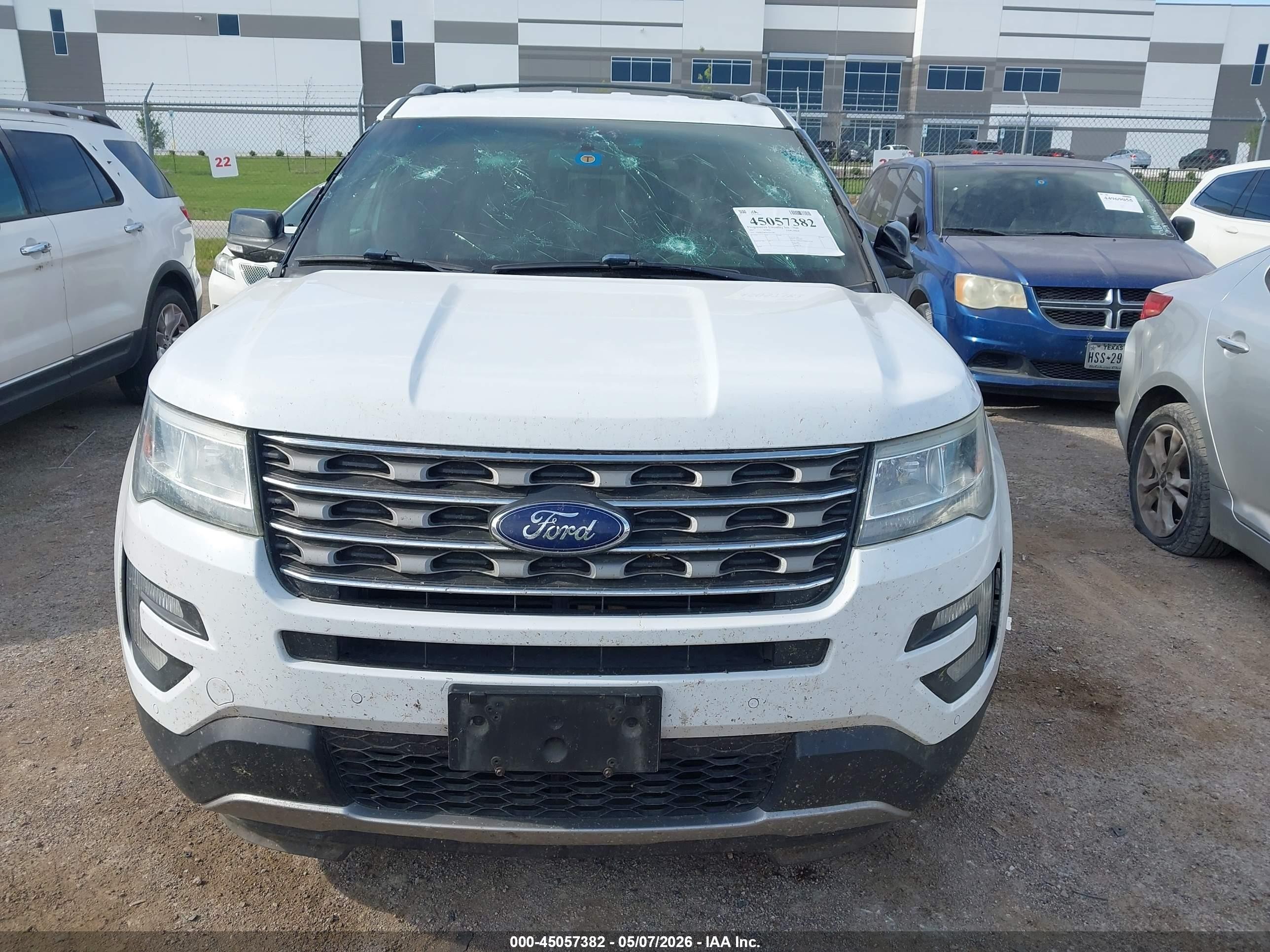 2017 Ford Explorer Xlt White vin: 1FM5K7D87HGA91081