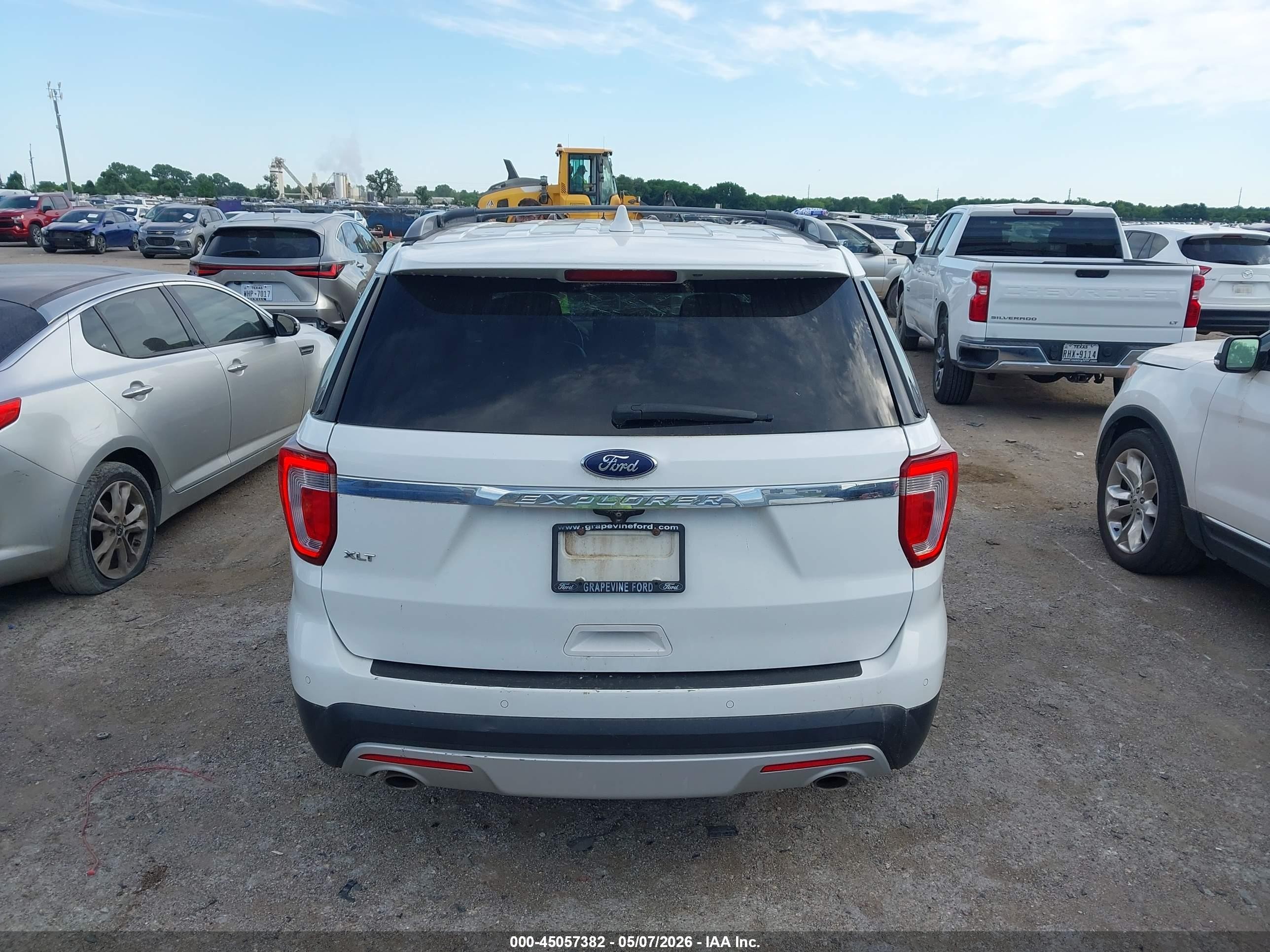 2017 Ford Explorer Xlt White vin: 1FM5K7D87HGA91081