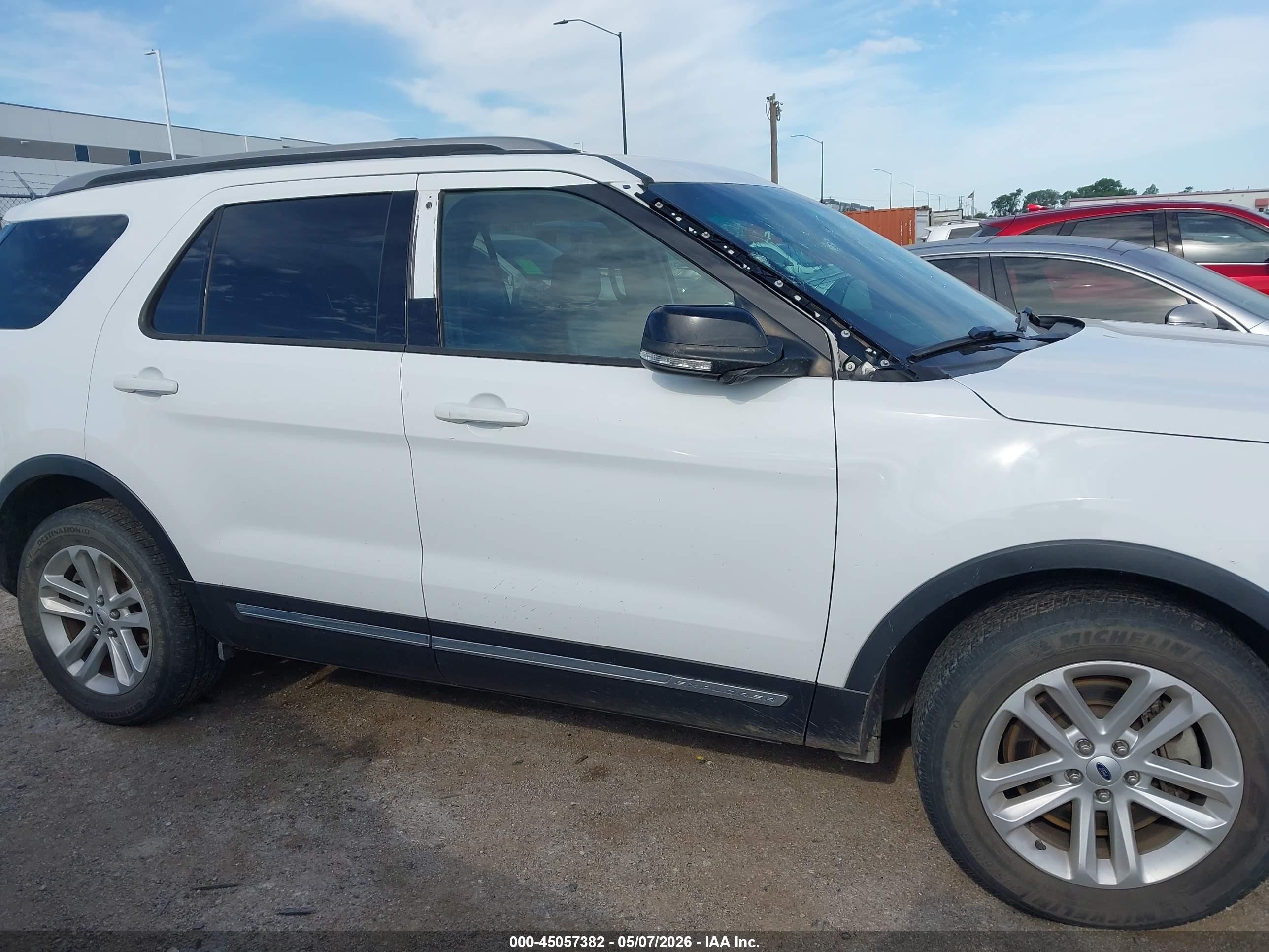 2017 Ford Explorer Xlt White vin: 1FM5K7D87HGA91081