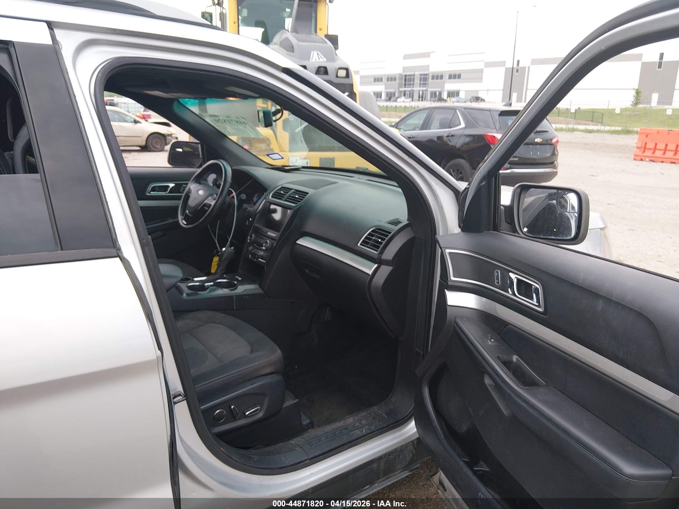 2017 Ford Explorer Xlt Silver vin: 1FM5K7D87HGB45205