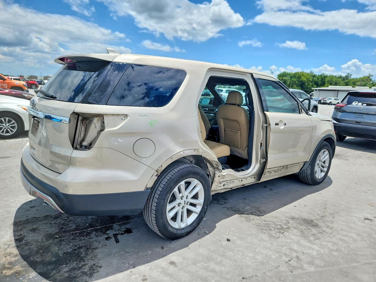 2017 Ford Explorer Xlt Золотой vin: 1FM5K7D87HGC18458