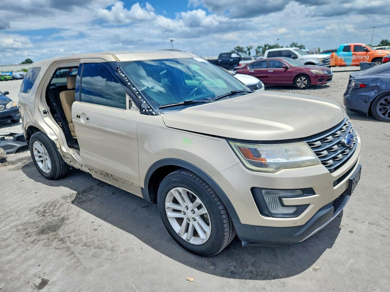 2017 Ford Explorer Xlt Золотой vin: 1FM5K7D87HGC18458