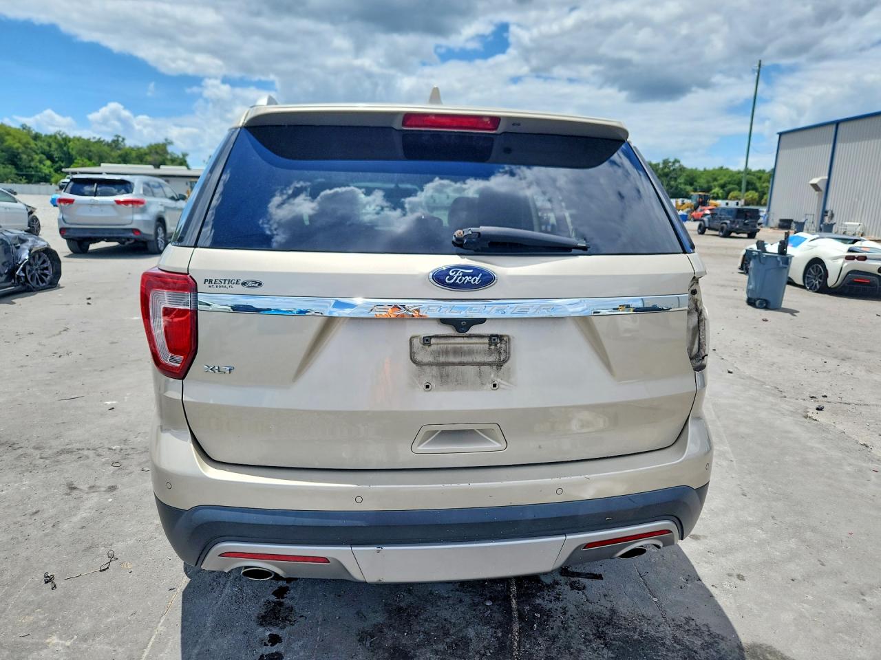 2017 Ford Explorer Xlt Золотой vin: 1FM5K7D87HGC18458