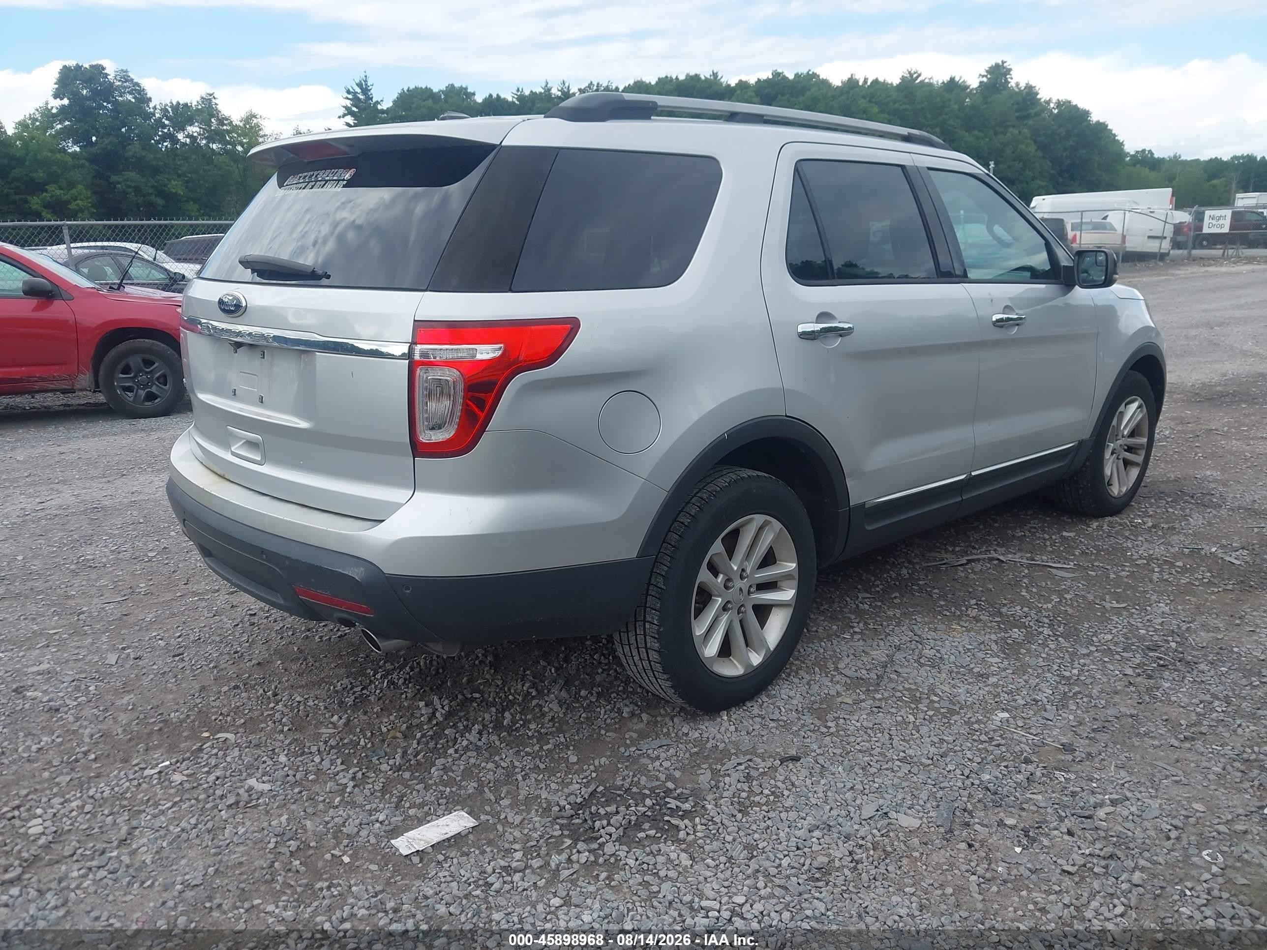 2013 Ford Explorer Xlt Silver vin: 1FM5K7D88DGA73683