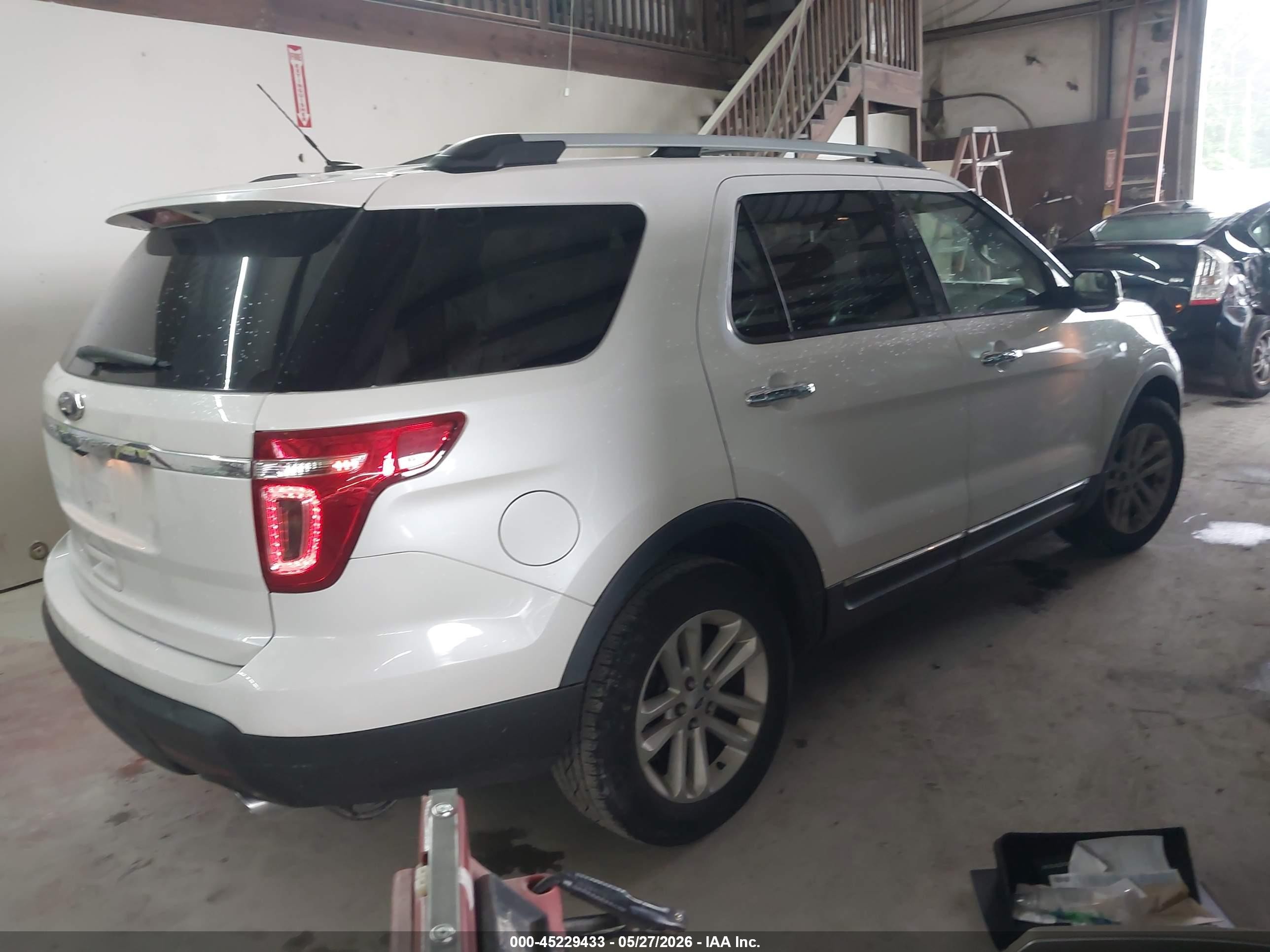 2013 Ford Explorer Xlt White vin: 1FM5K7D88DGB68051