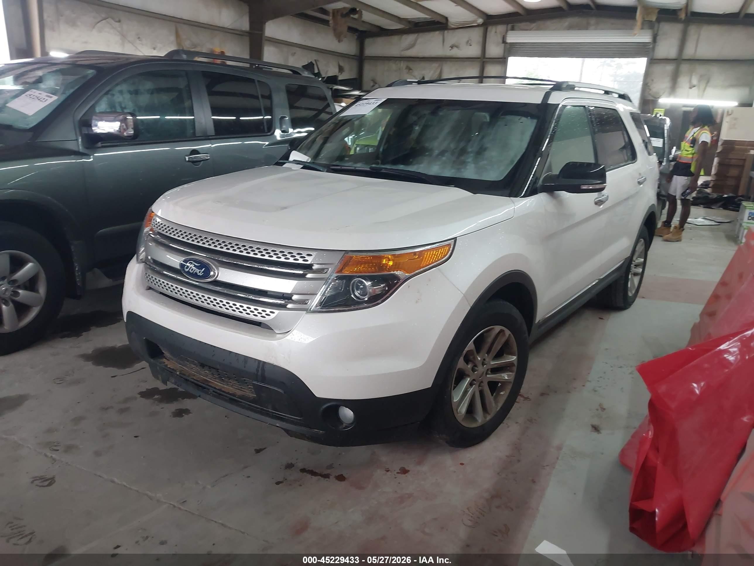 2013 Ford Explorer Xlt White vin: 1FM5K7D88DGB68051