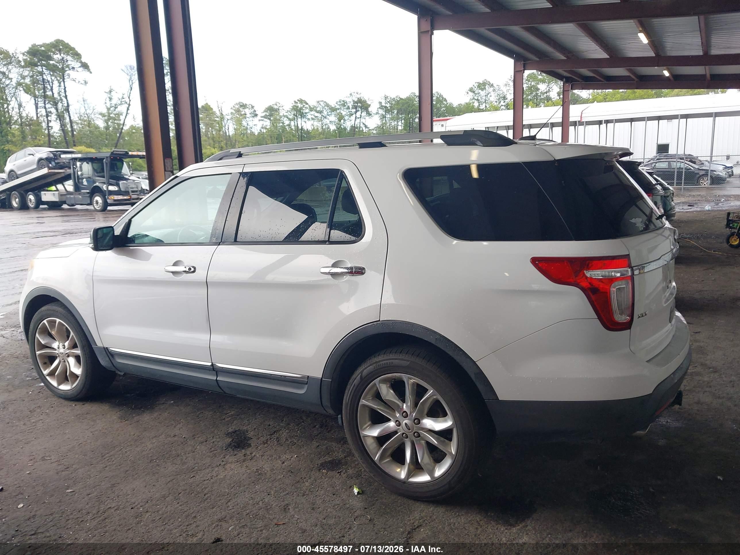 2013 Ford Explorer Xlt White vin: 1FM5K7D88DGC10864