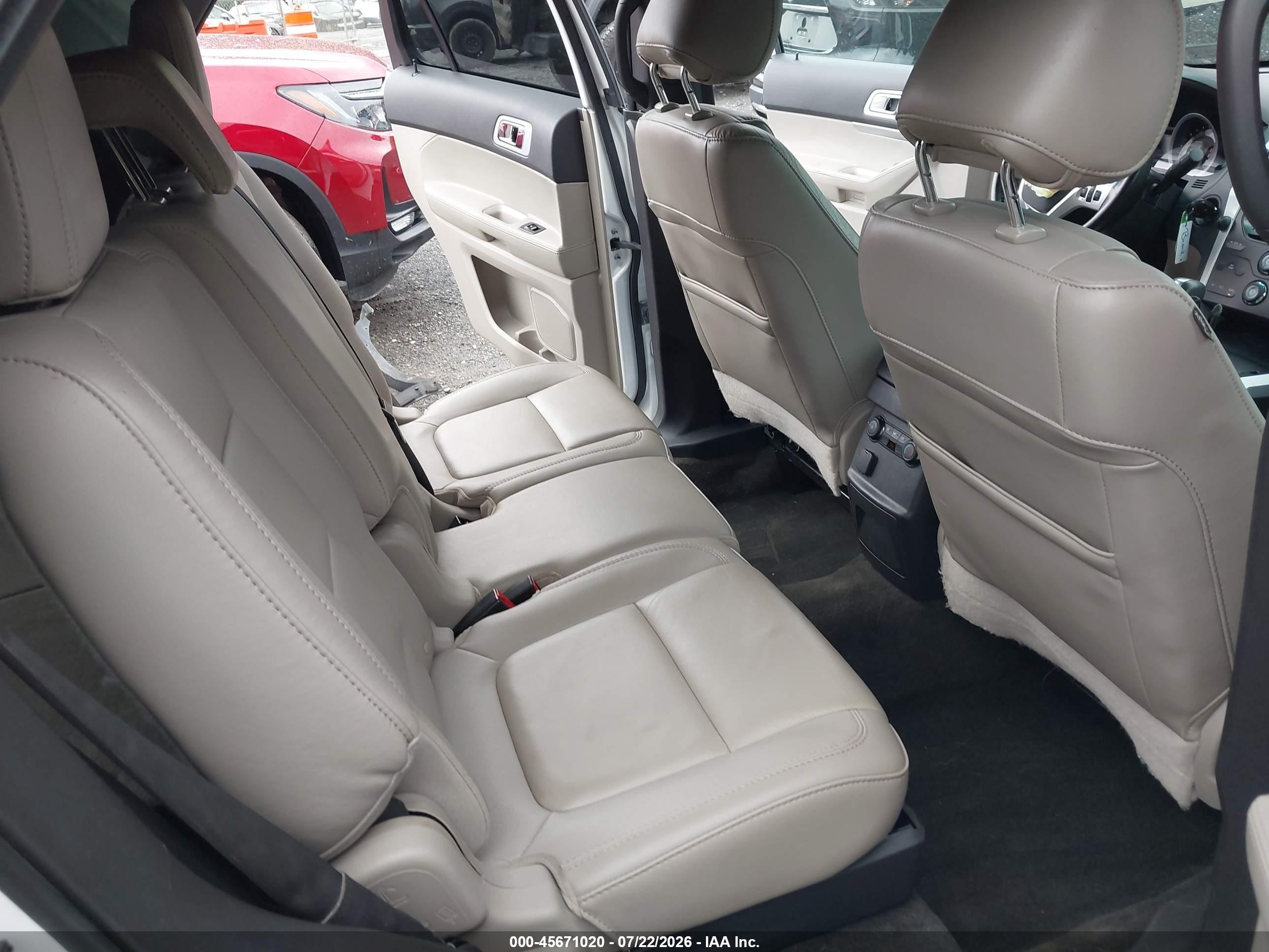 2014 Ford Explorer Xlt White vin: 1FM5K7D88EGA17003