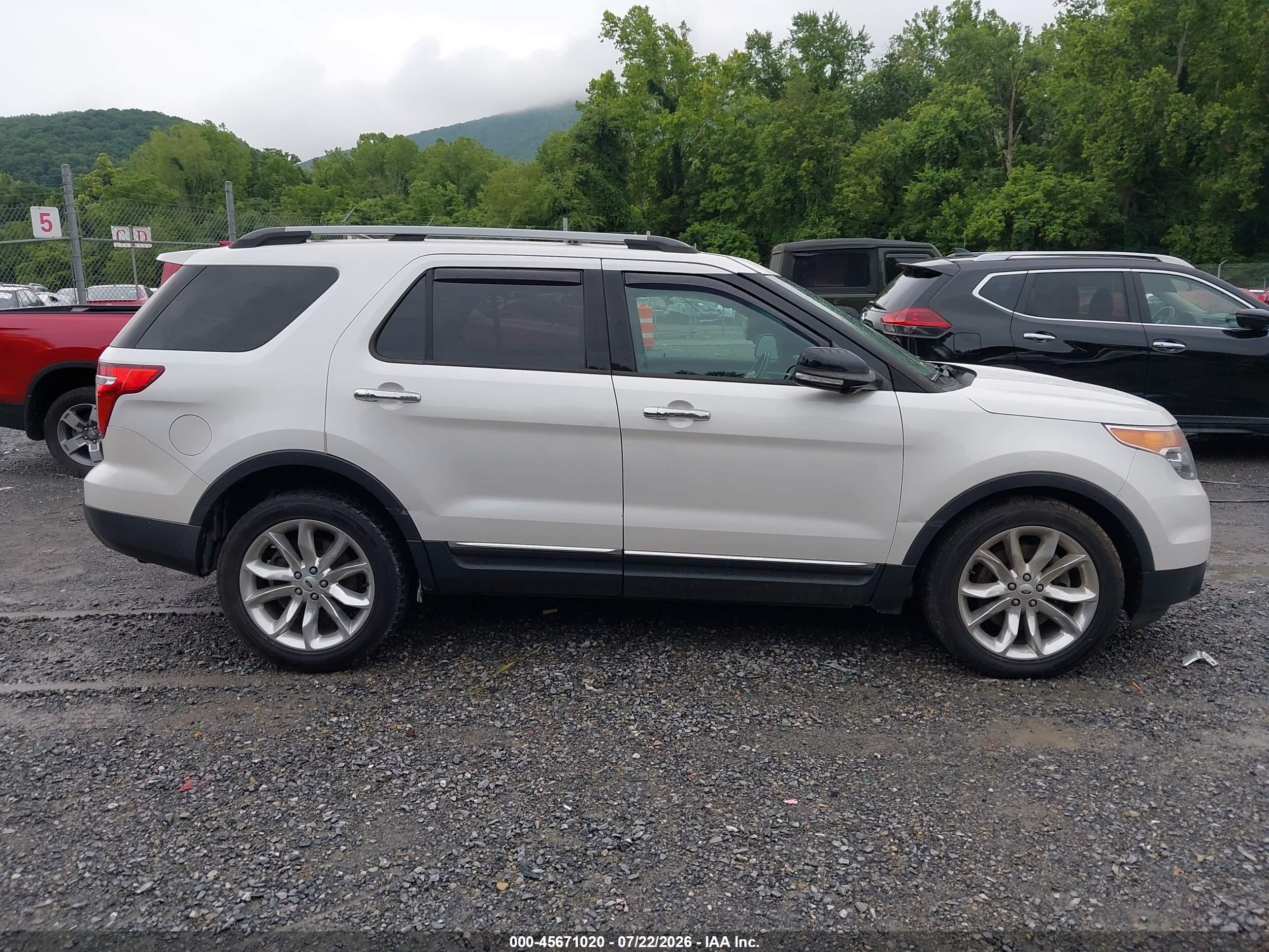 2014 Ford Explorer Xlt White vin: 1FM5K7D88EGA17003