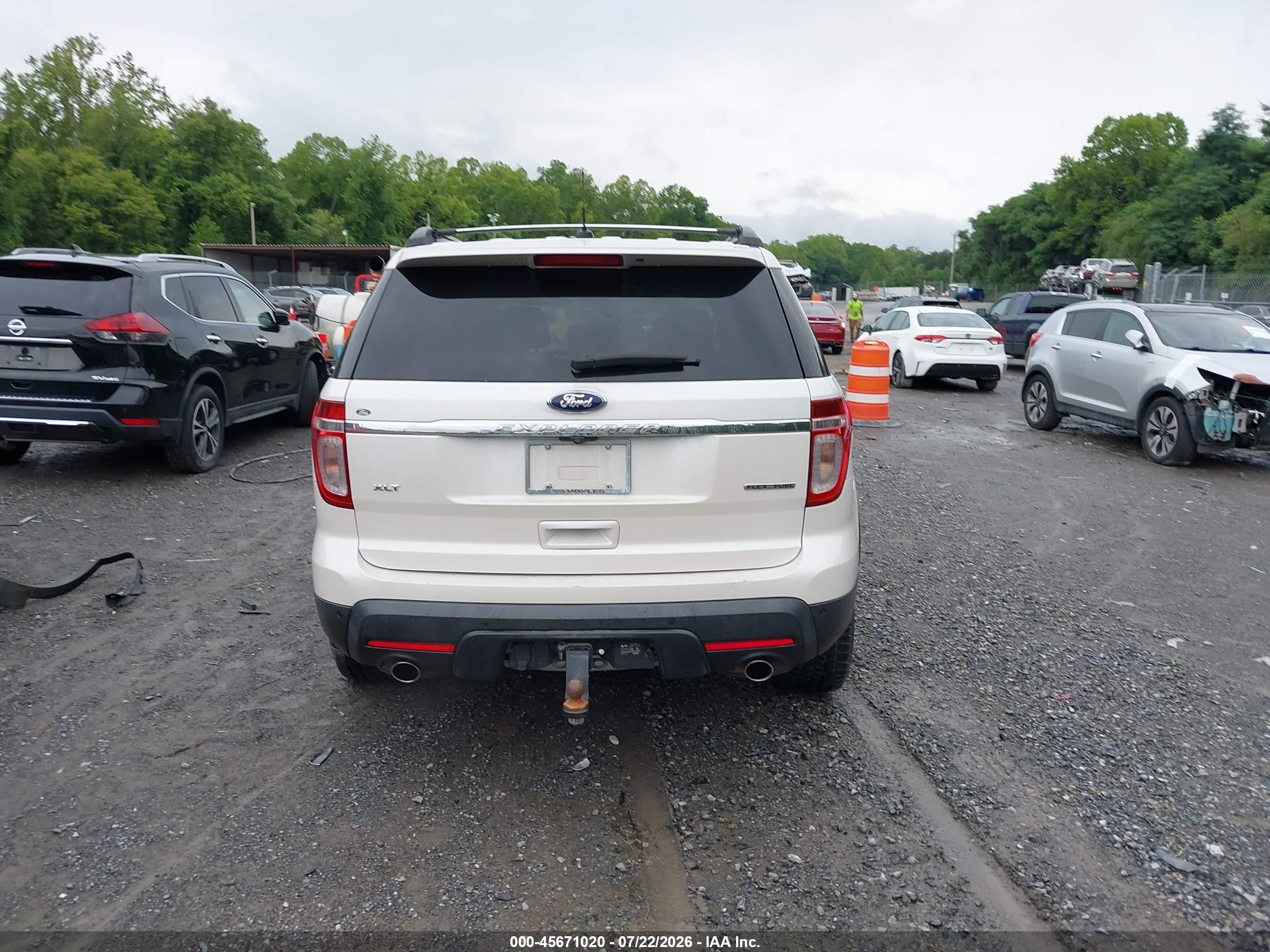 2014 Ford Explorer Xlt White vin: 1FM5K7D88EGA17003