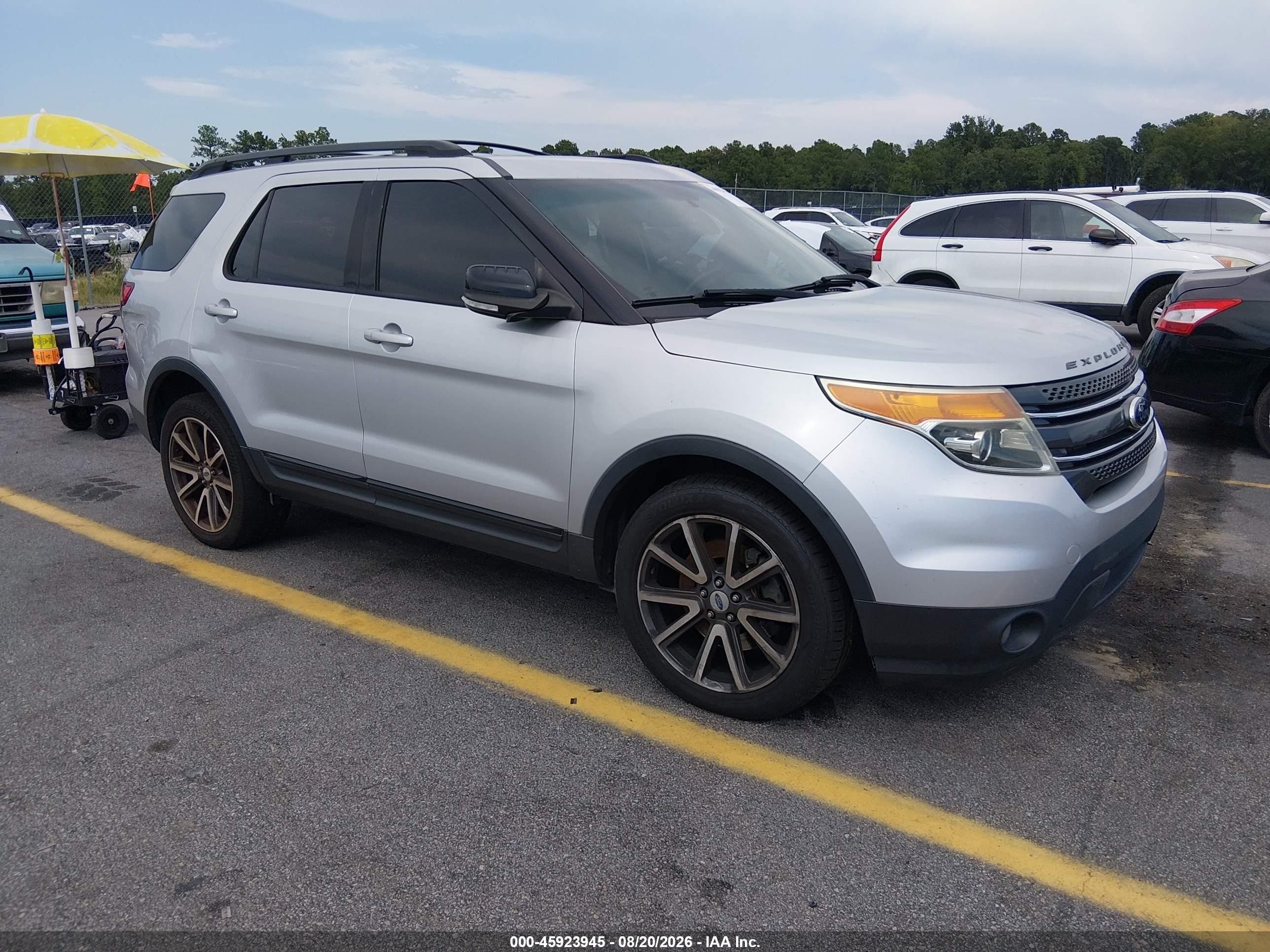 2015 Ford Explorer Xlt Silver vin: 1FM5K7D88FGA31422