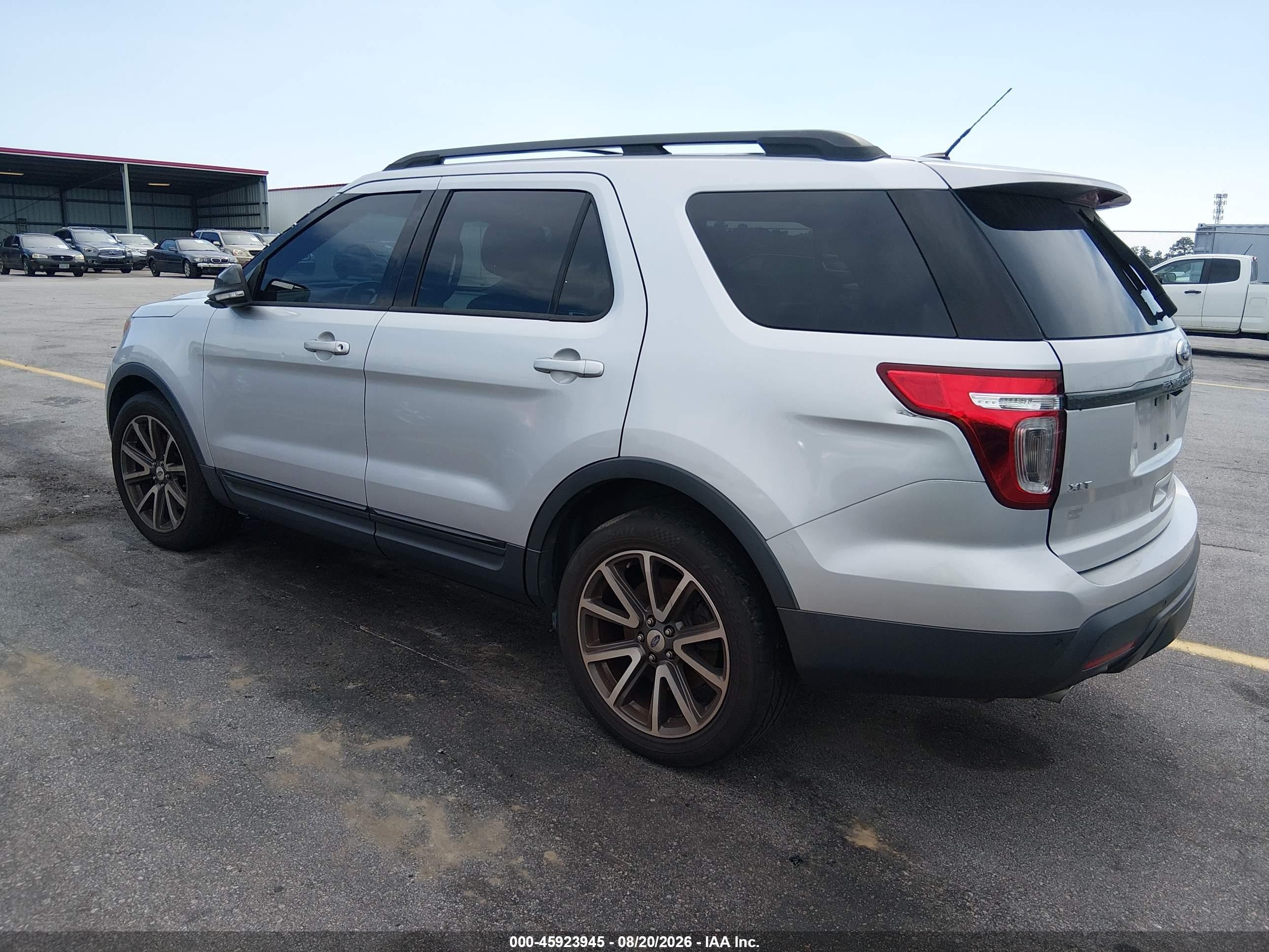 2015 Ford Explorer Xlt Silver vin: 1FM5K7D88FGA31422