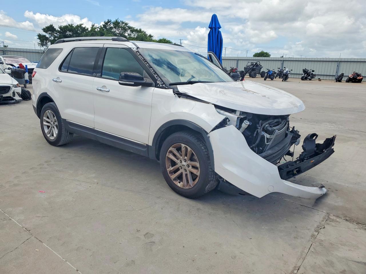 2015 Ford Explorer Xlt White vin: 1FM5K7D88FGA83018