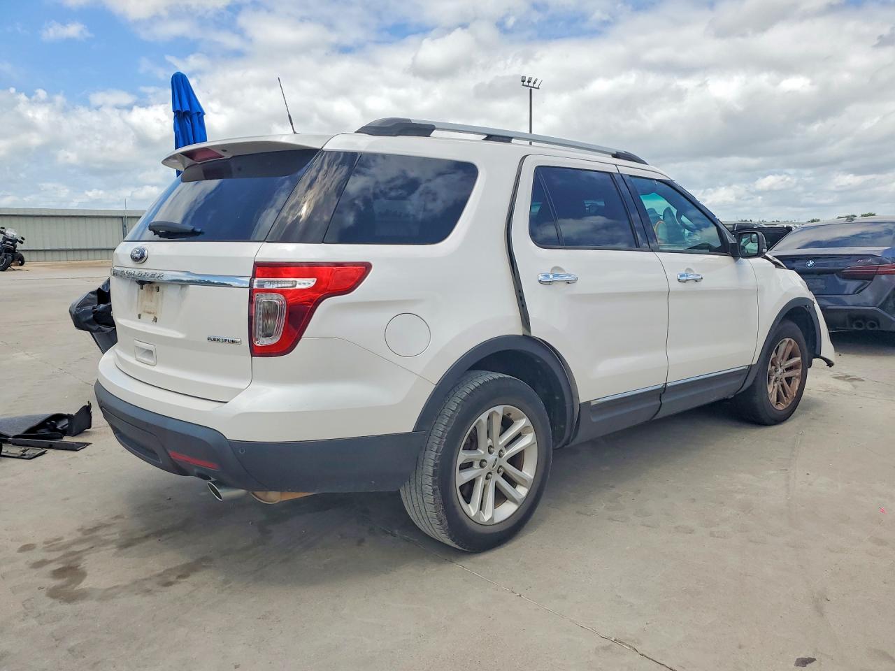 2015 Ford Explorer Xlt White vin: 1FM5K7D88FGA83018