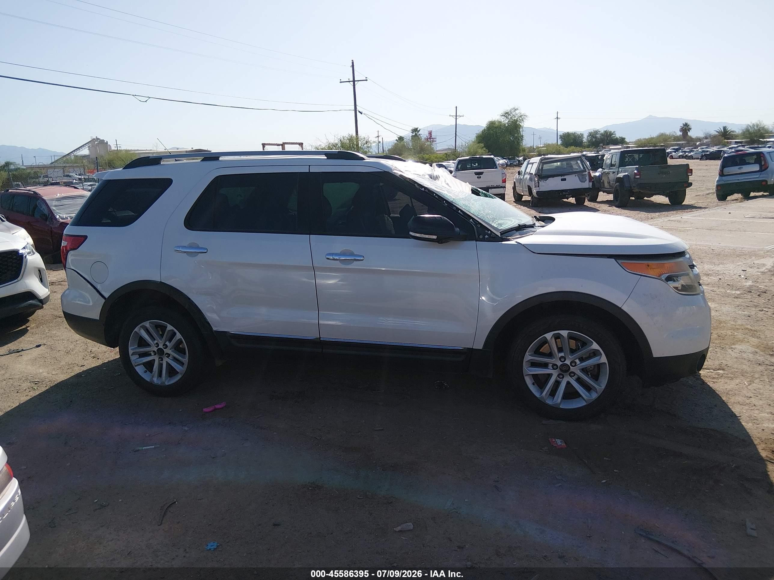 2015 Ford Explorer Xlt White vin: 1FM5K7D88FGC39865