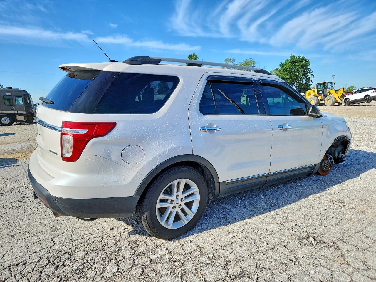 2013 Ford Explorer Xlt White vin: 1FM5K7D89DGA06543