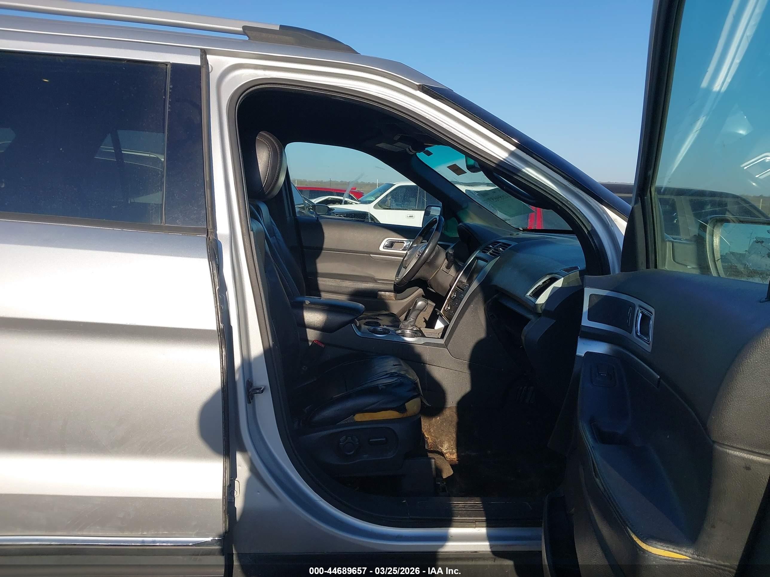 2013 Ford Explorer Xlt Серебряный vin: 1FM5K7D89DGA17235