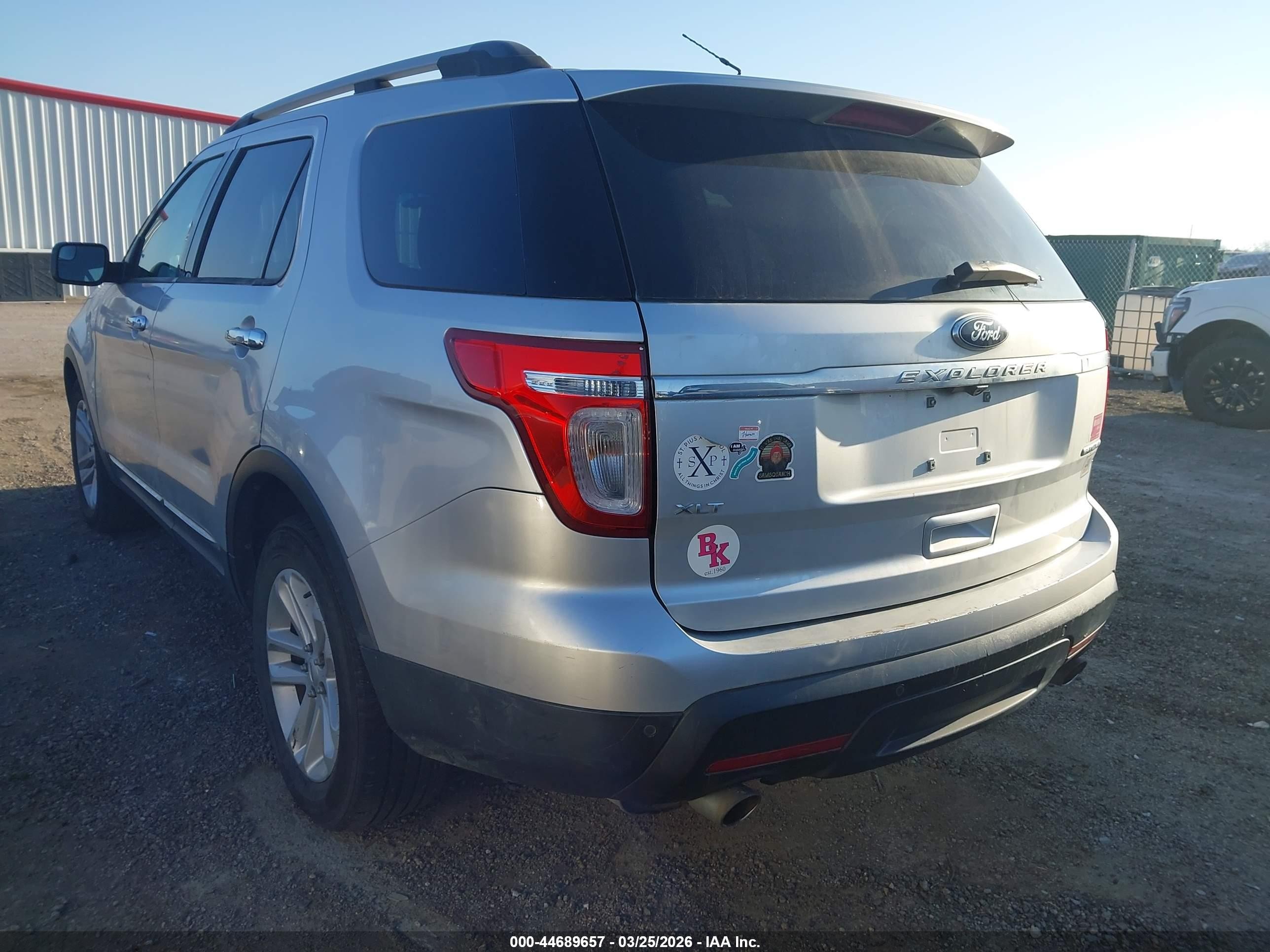 2013 Ford Explorer Xlt Серебряный vin: 1FM5K7D89DGA17235