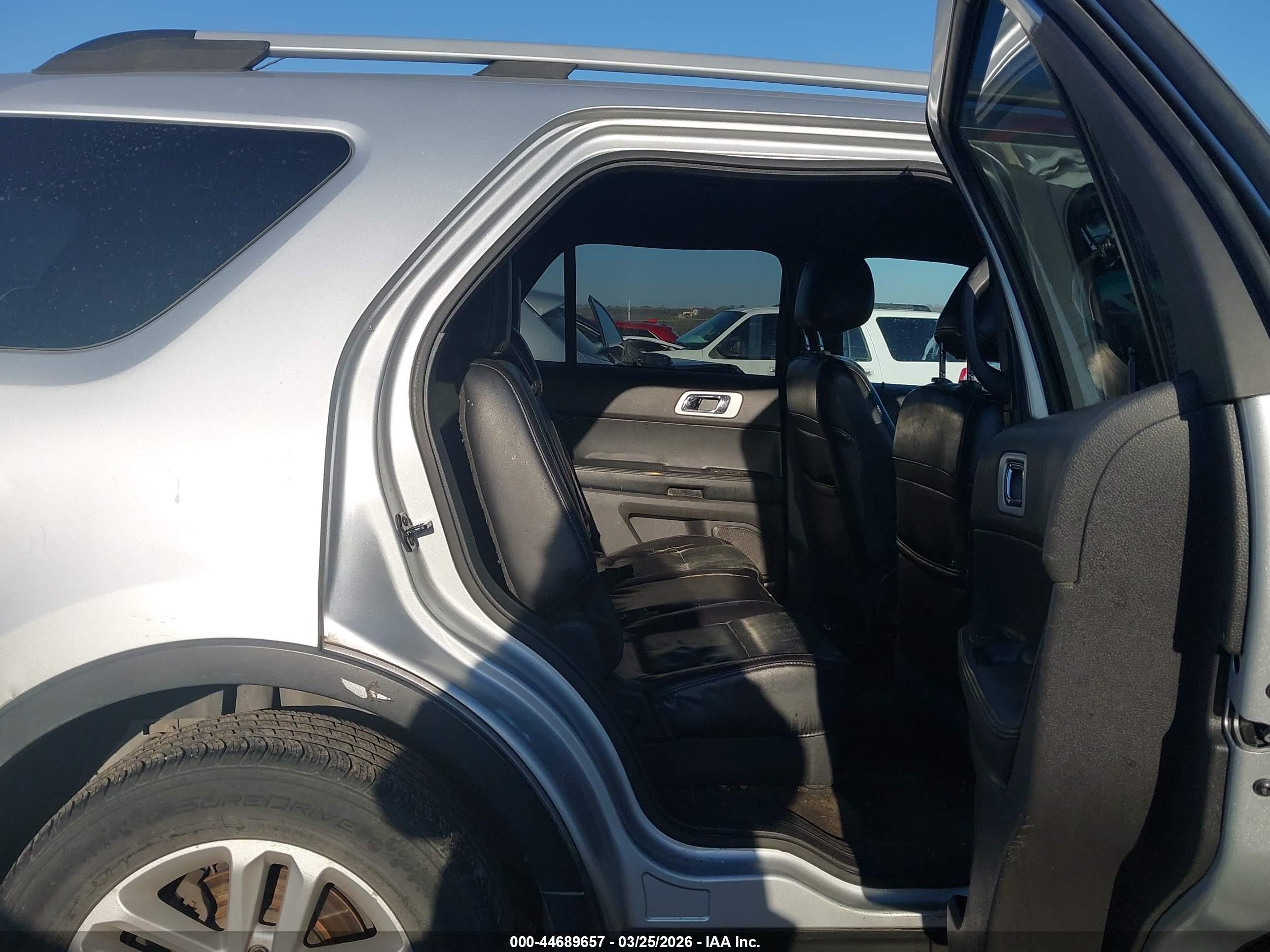 2013 Ford Explorer Xlt Серебряный vin: 1FM5K7D89DGA17235