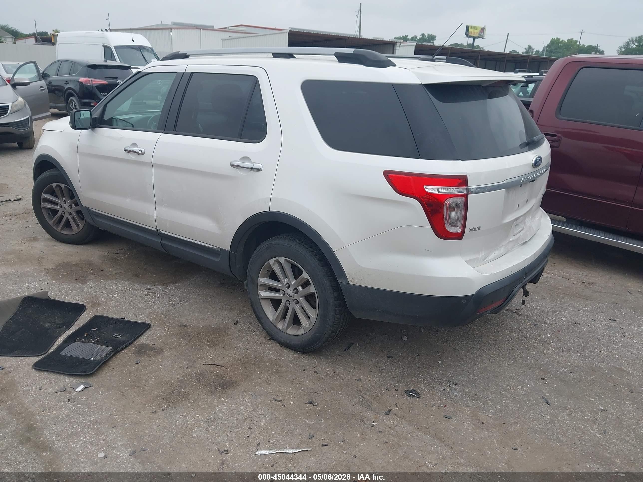 2013 Ford Explorer Xlt White vin: 1FM5K7D89DGA25609