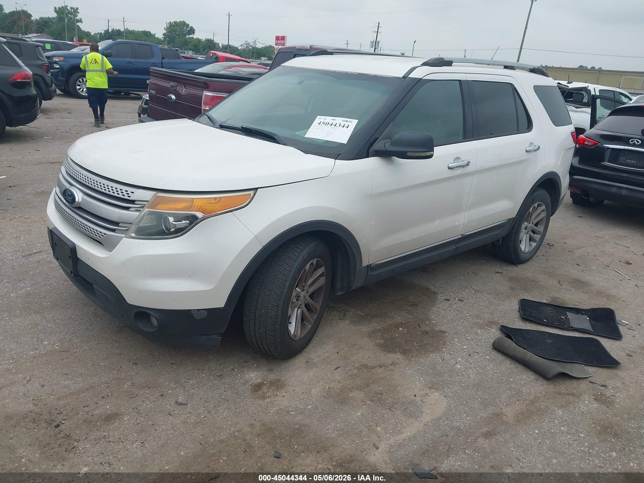 2013 Ford Explorer Xlt White vin: 1FM5K7D89DGA25609