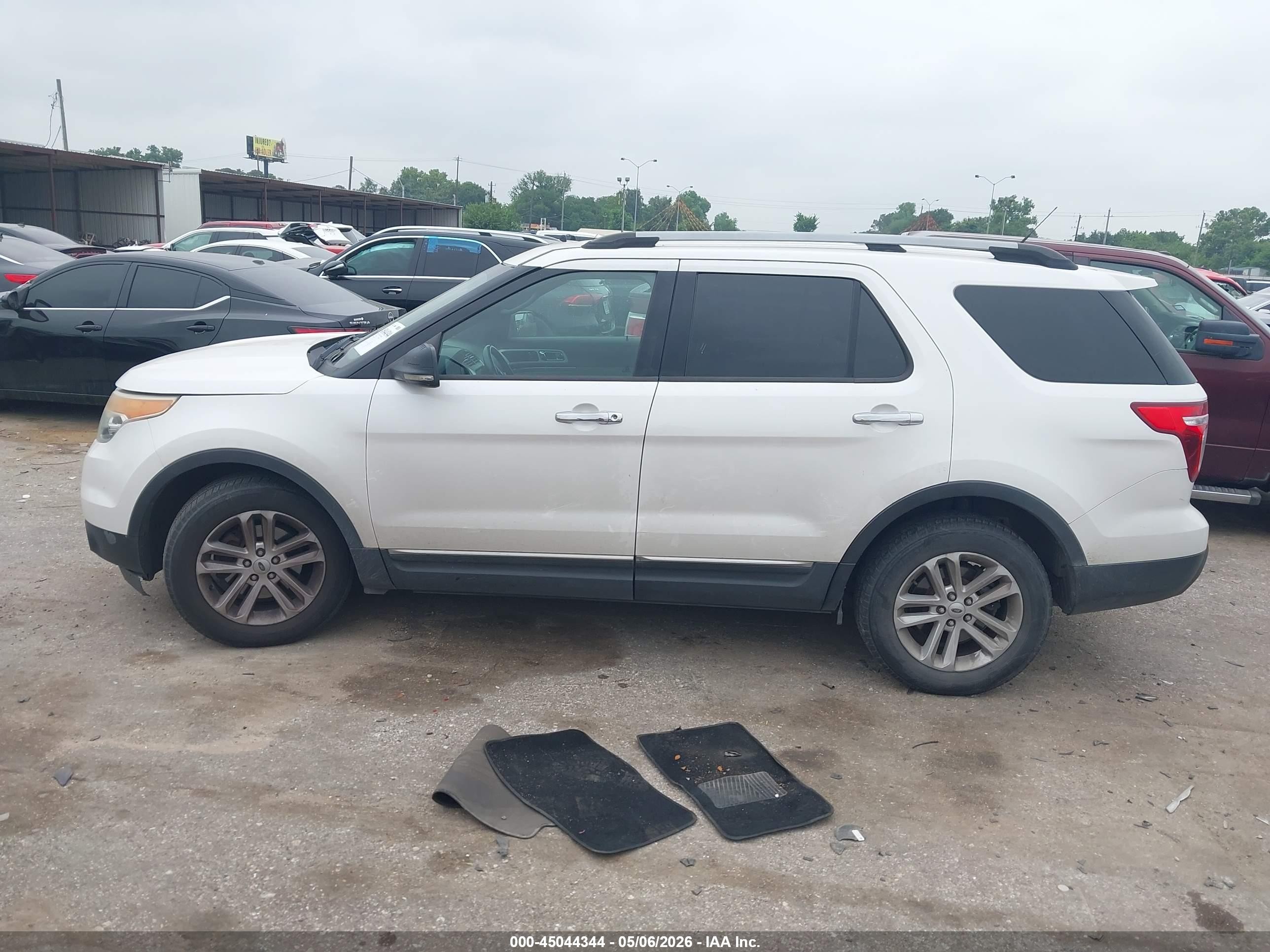 2013 Ford Explorer Xlt White vin: 1FM5K7D89DGA25609
