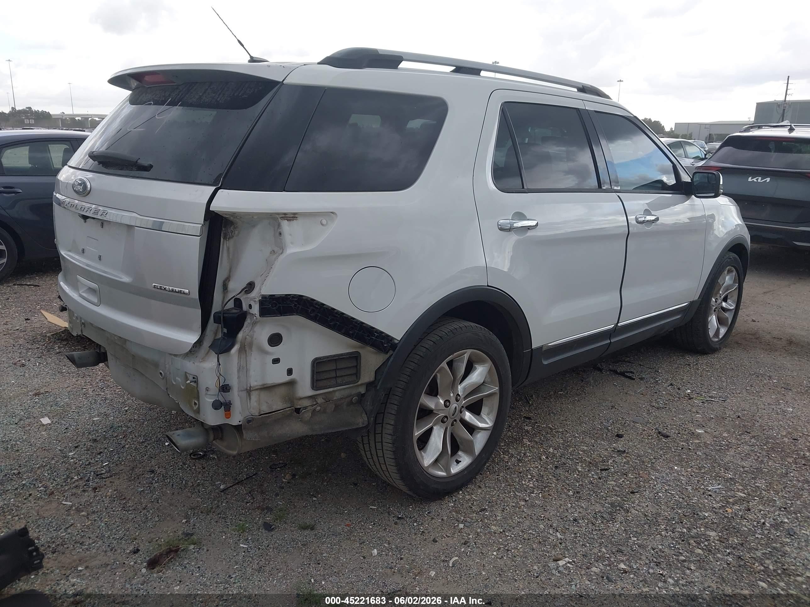 2013 Ford Explorer Xlt White vin: 1FM5K7D89DGA79413