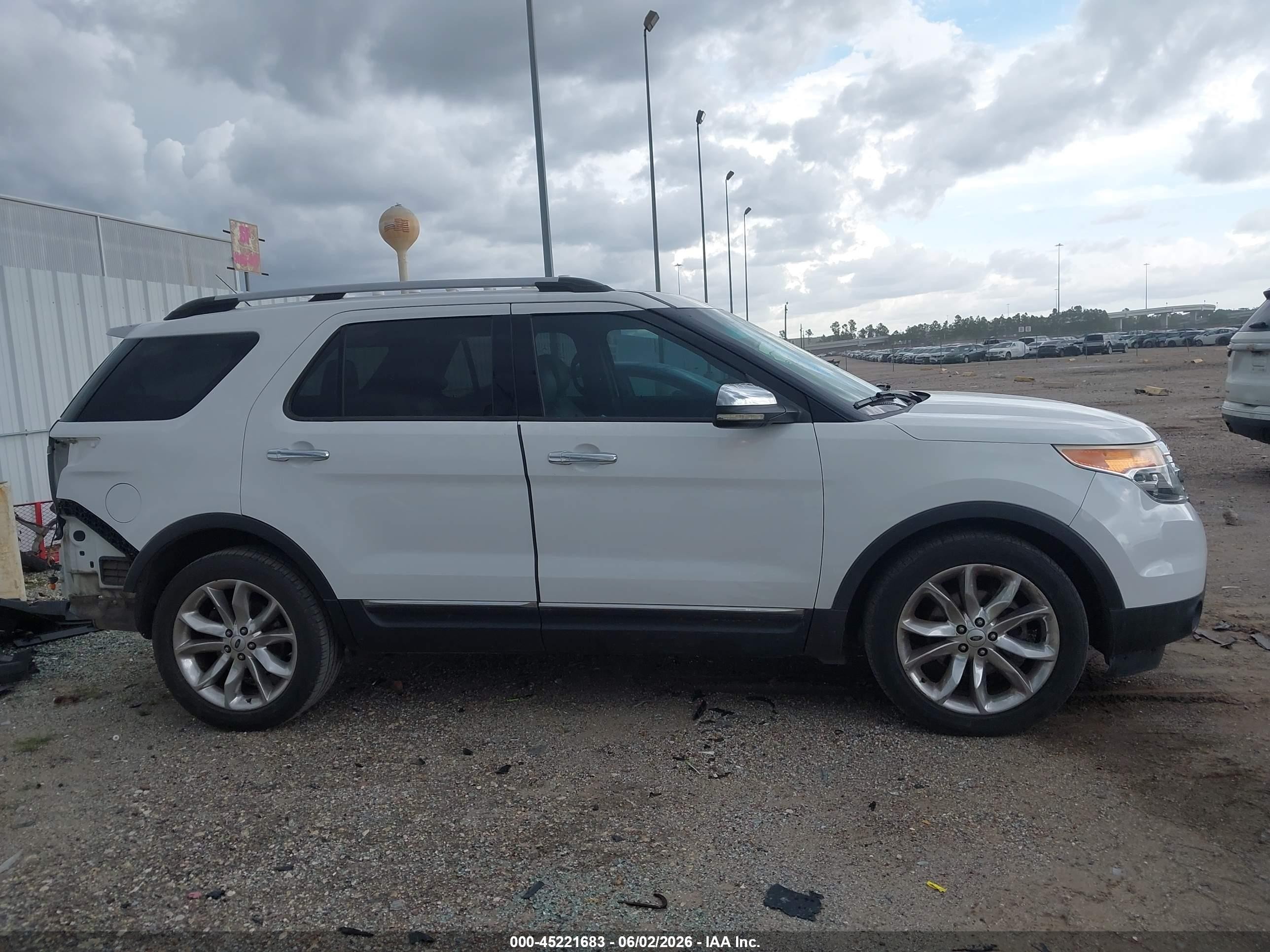 2013 Ford Explorer Xlt White vin: 1FM5K7D89DGA79413