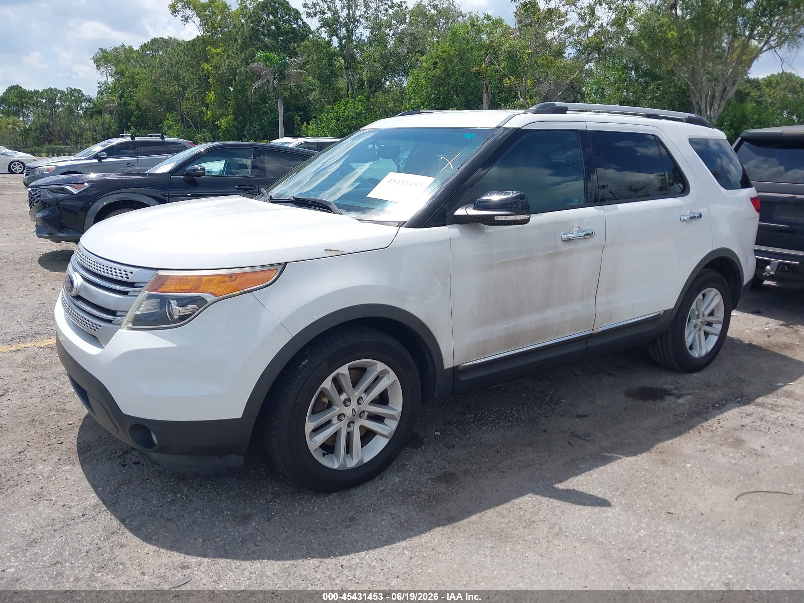 2013 Ford Explorer Xlt White vin: 1FM5K7D89DGB32191