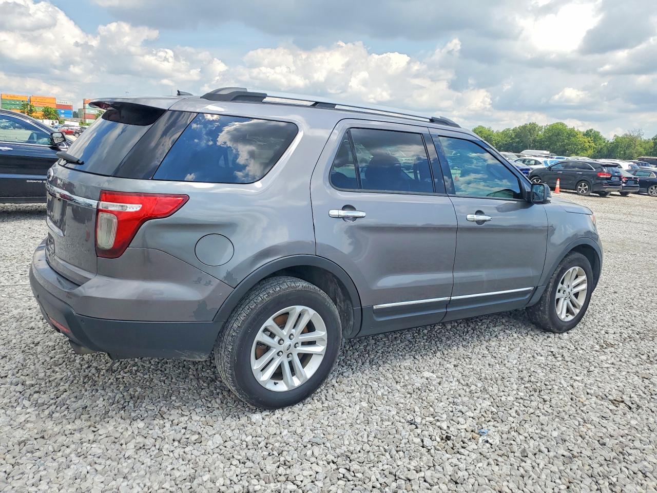 2013 Ford Explorer Xlt Серый vin: 1FM5K7D89DGB92388