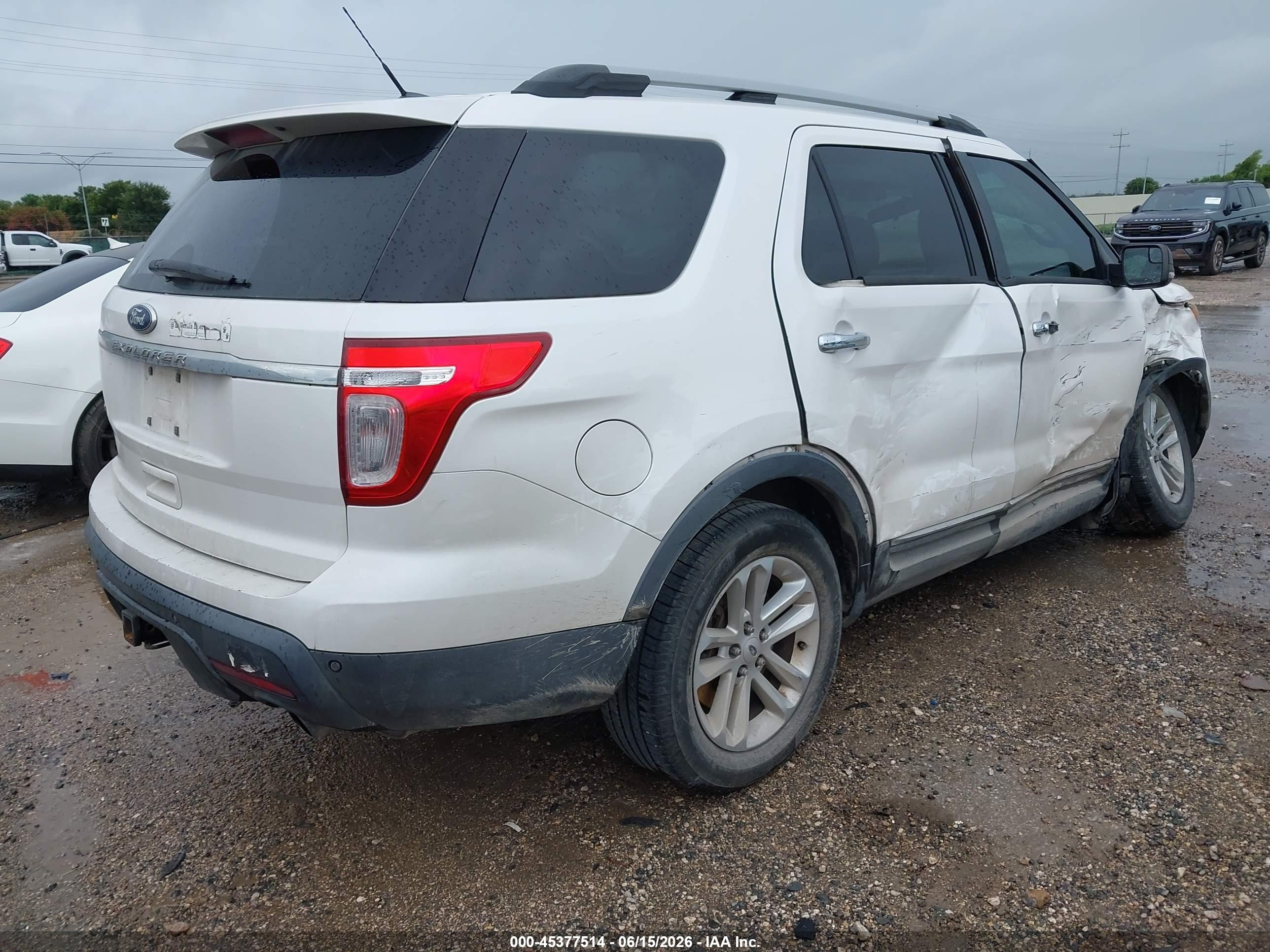 2013 Ford Explorer Xlt White vin: 1FM5K7D89DGC00098