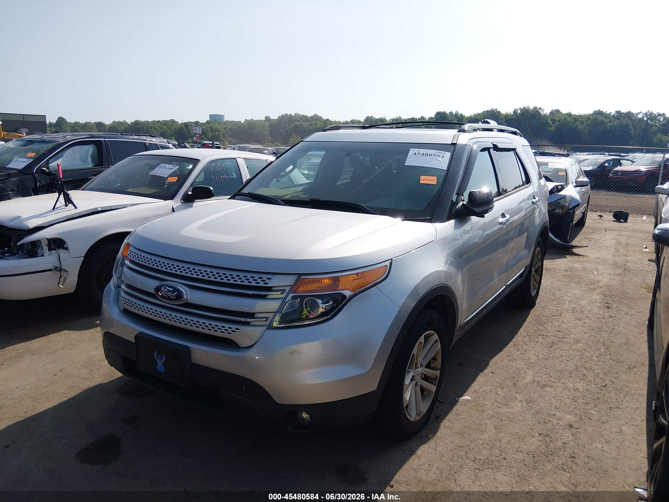 2013 Ford Explorer Xlt Silver vin: 1FM5K7D89DGC33621