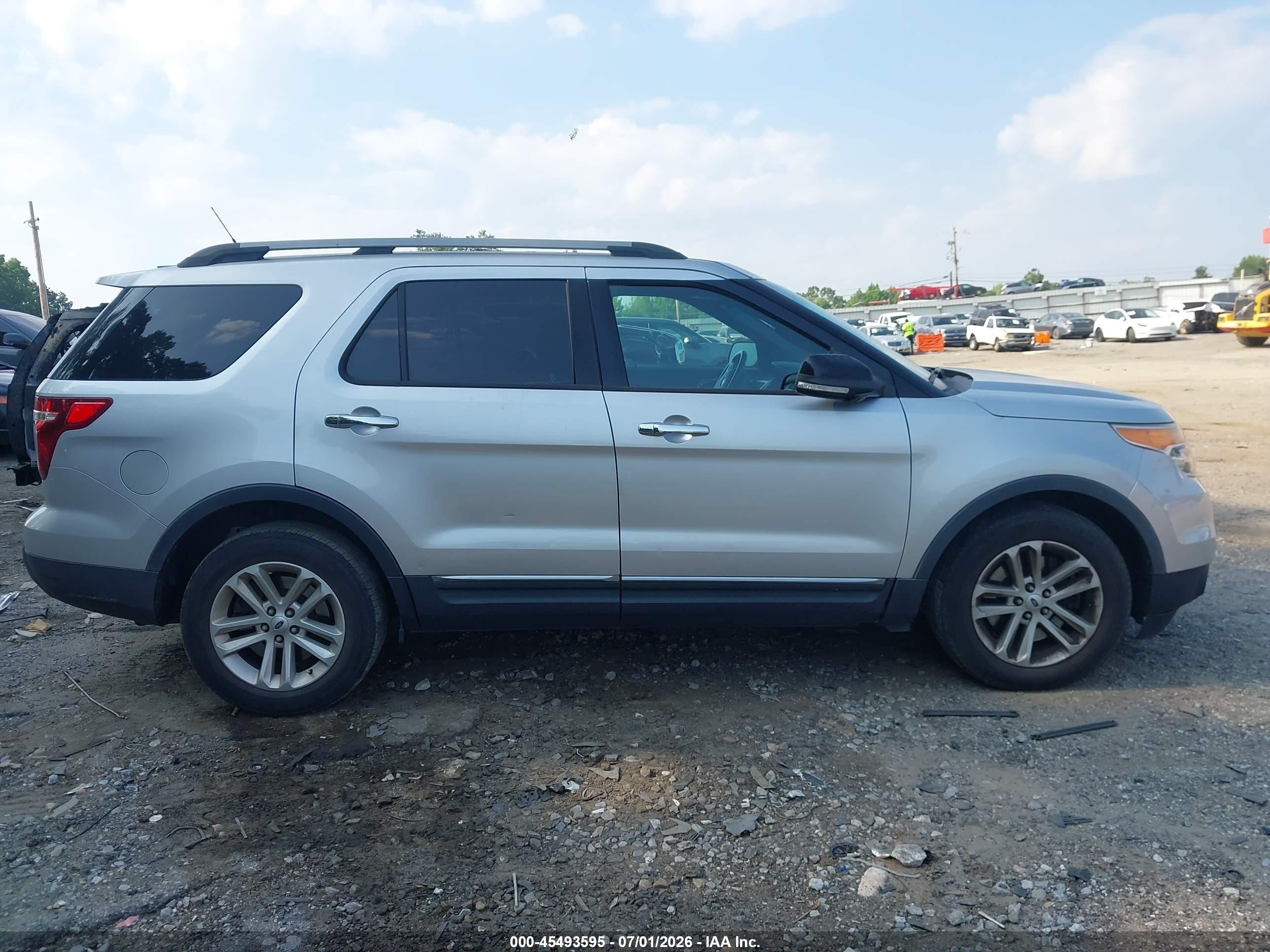 2013 Ford Explorer Xlt Silver vin: 1FM5K7D89DGC77733