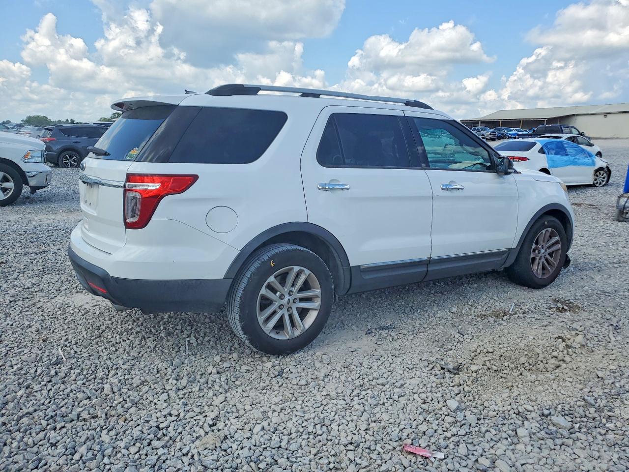 2014 Ford Explorer Xlt White vin: 1FM5K7D89EGA54822