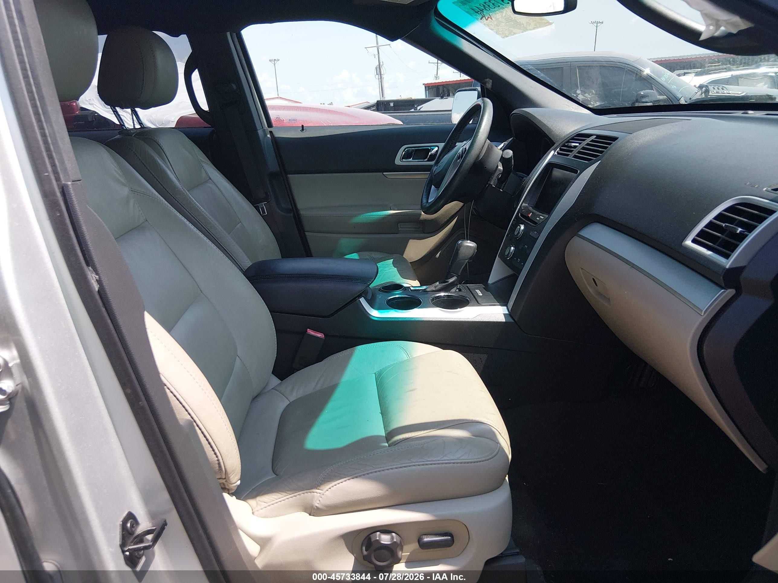 2014 Ford Explorer Xlt Silver vin: 1FM5K7D89EGA58062